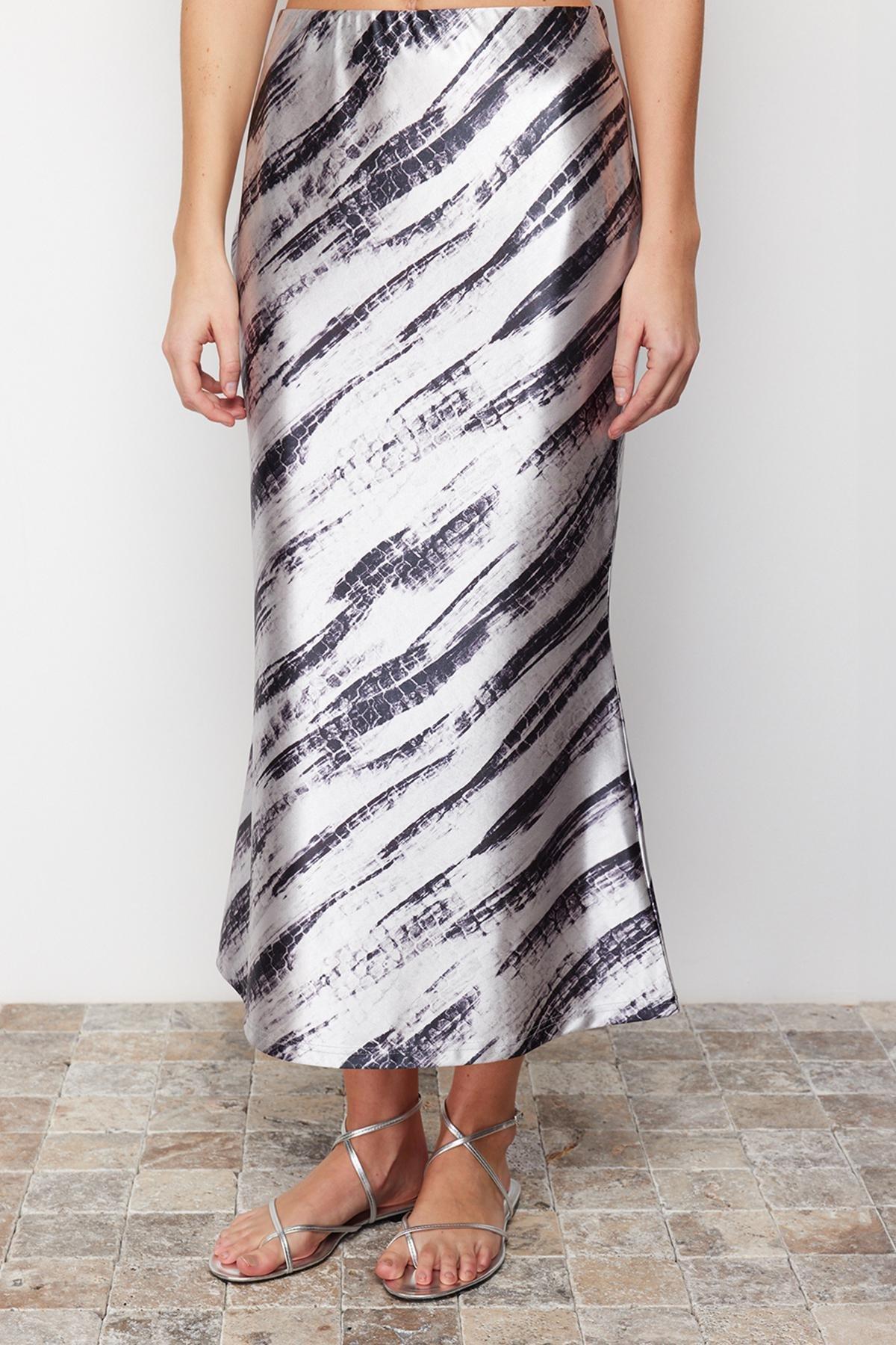 Trendyol - Grey Patterned Satin Maxi Knitted Skirt