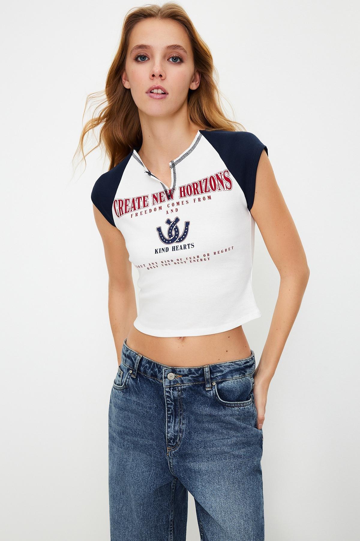 White Printed Fitted Knitted T-Shirt, White, large image number 0
