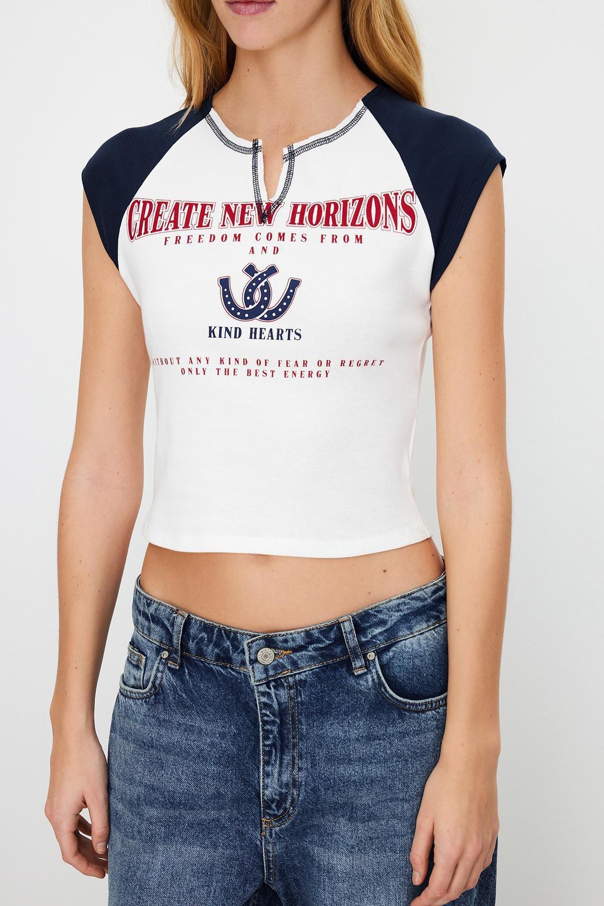 White Printed Fitted Knitted T-Shirt, White, large image number 4