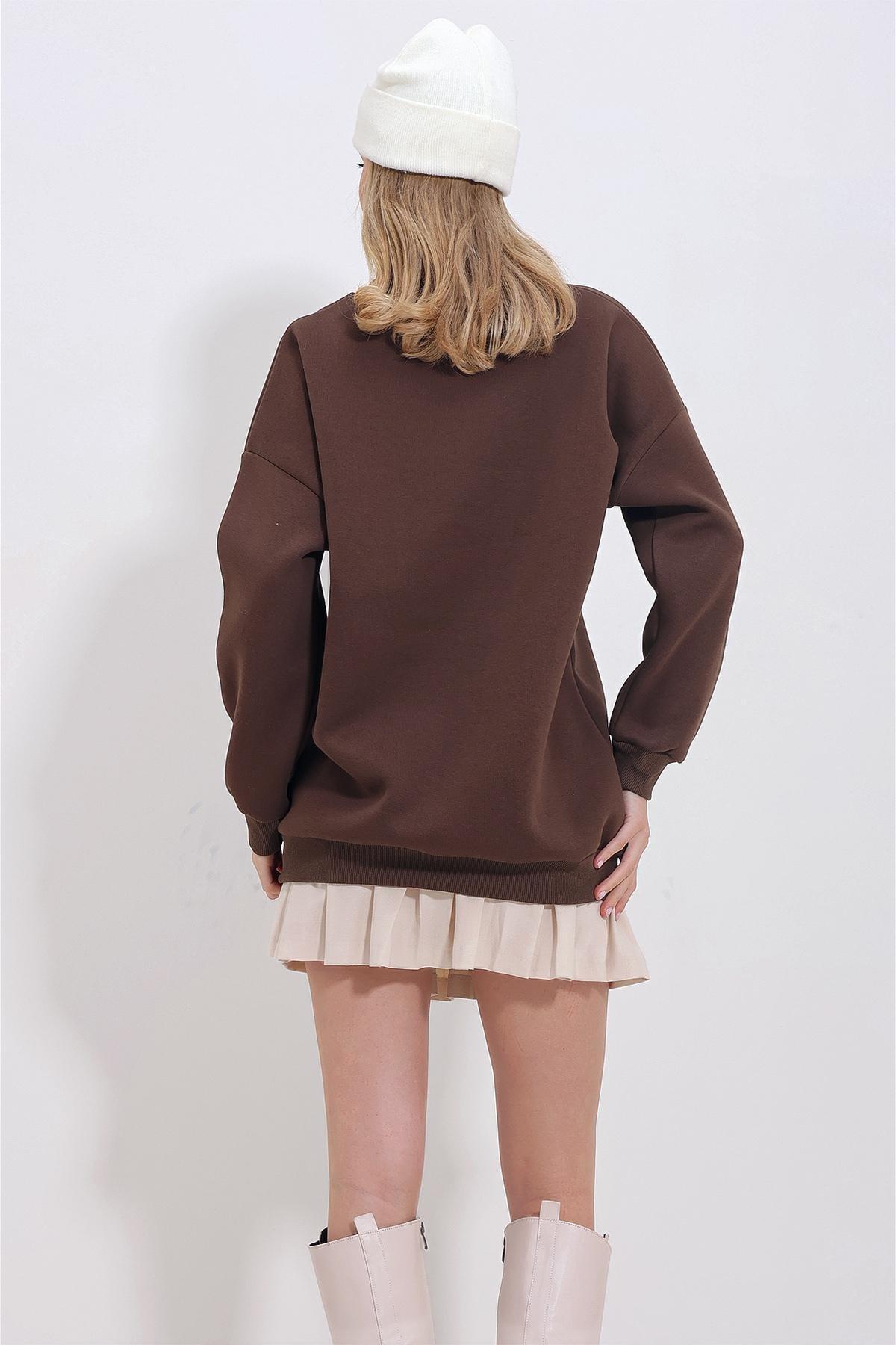 Alacati - Brown Crew Neck Embroidered Oversized Sweatshirt