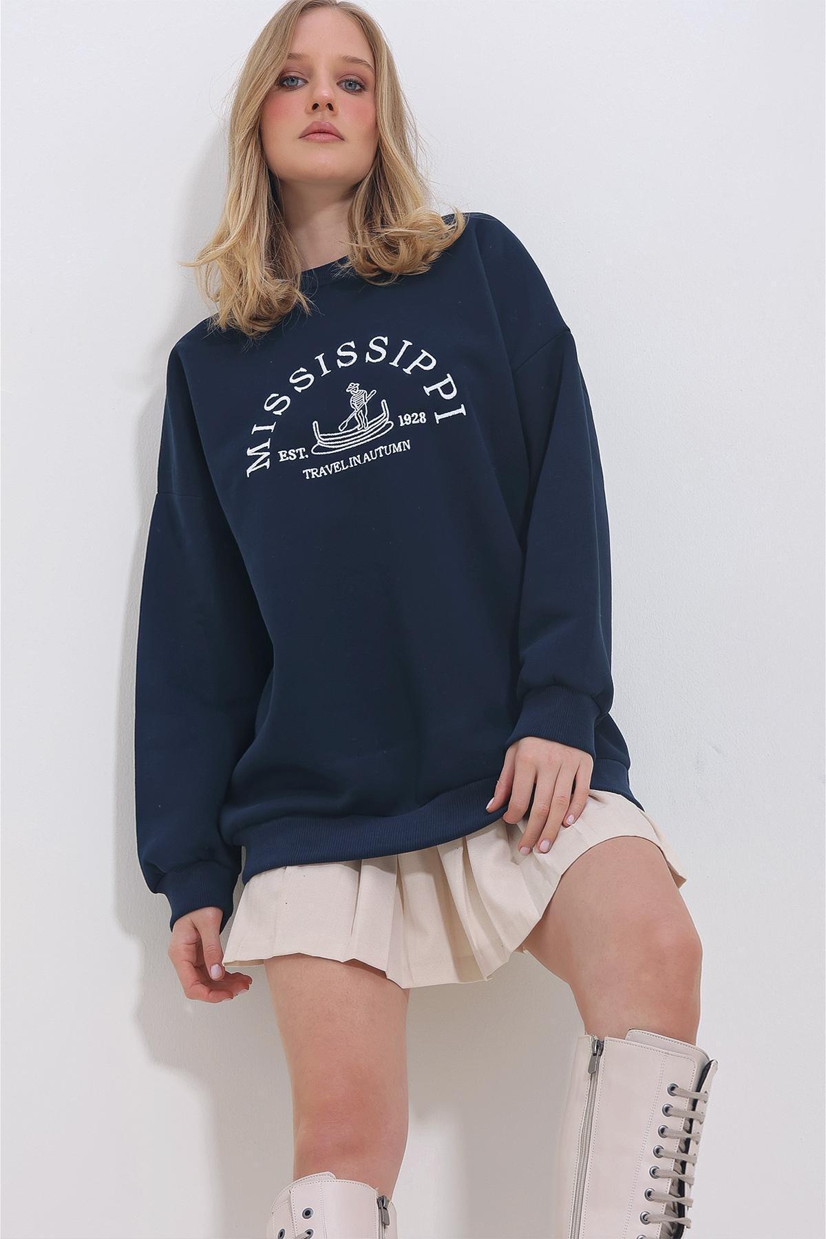 Navy Crew Neck Embroidered Oversized Sweatshirt, , large image number 3