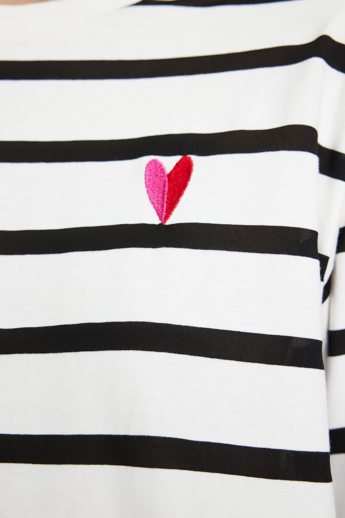 White Striped Embroidered Knitted T-Shirt, , large image number 4