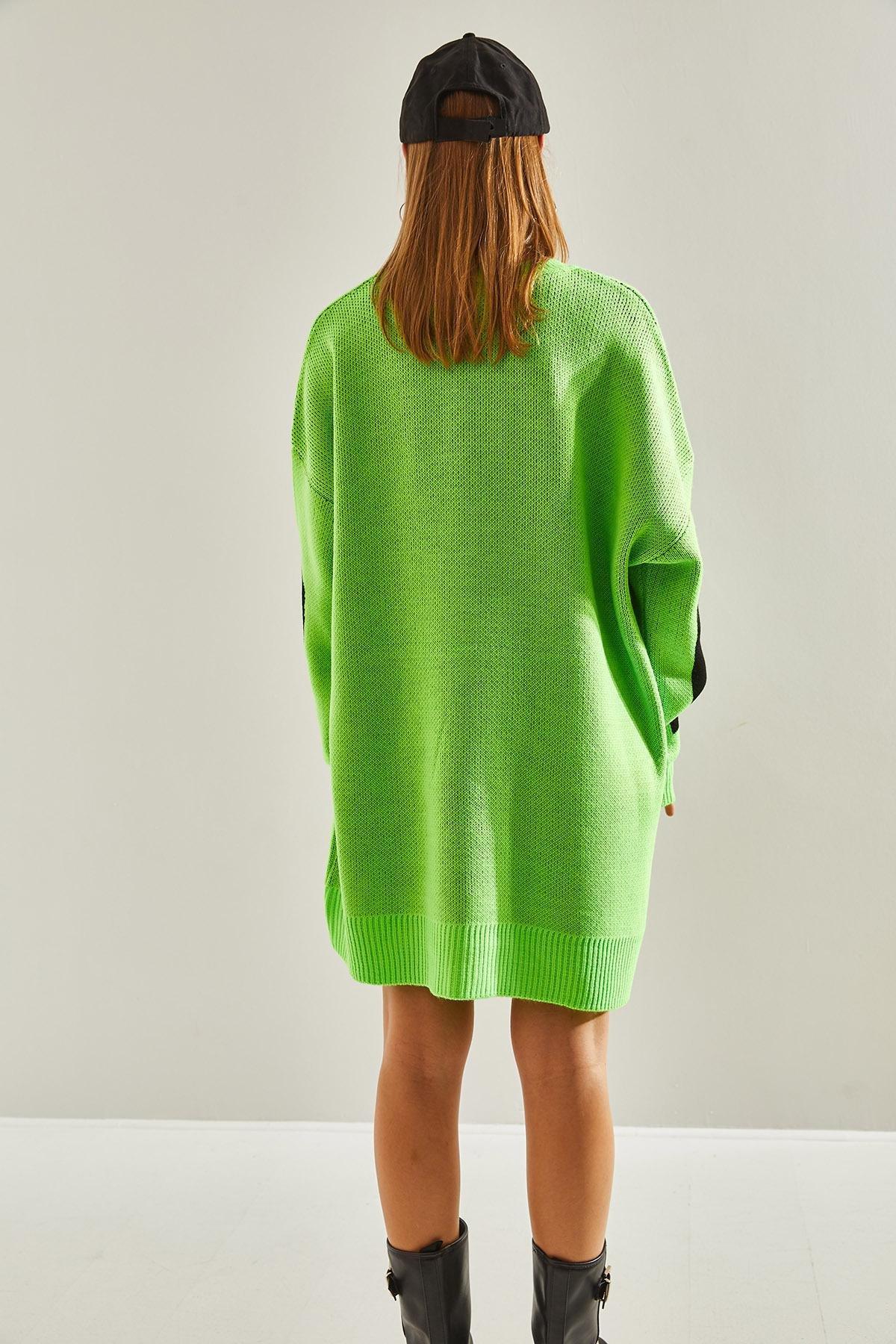 Green Printed Oversize Knitted Sweater, , large image number 2