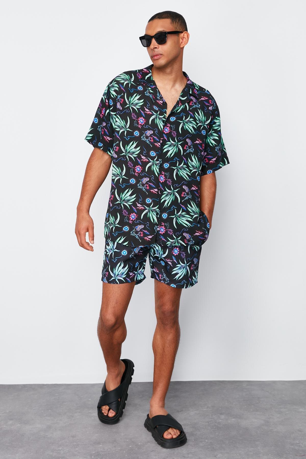 Black Standard Fit Floral Patterned Swim Shorts TMNSS24DS00010, single, C101_5720, large image number 1