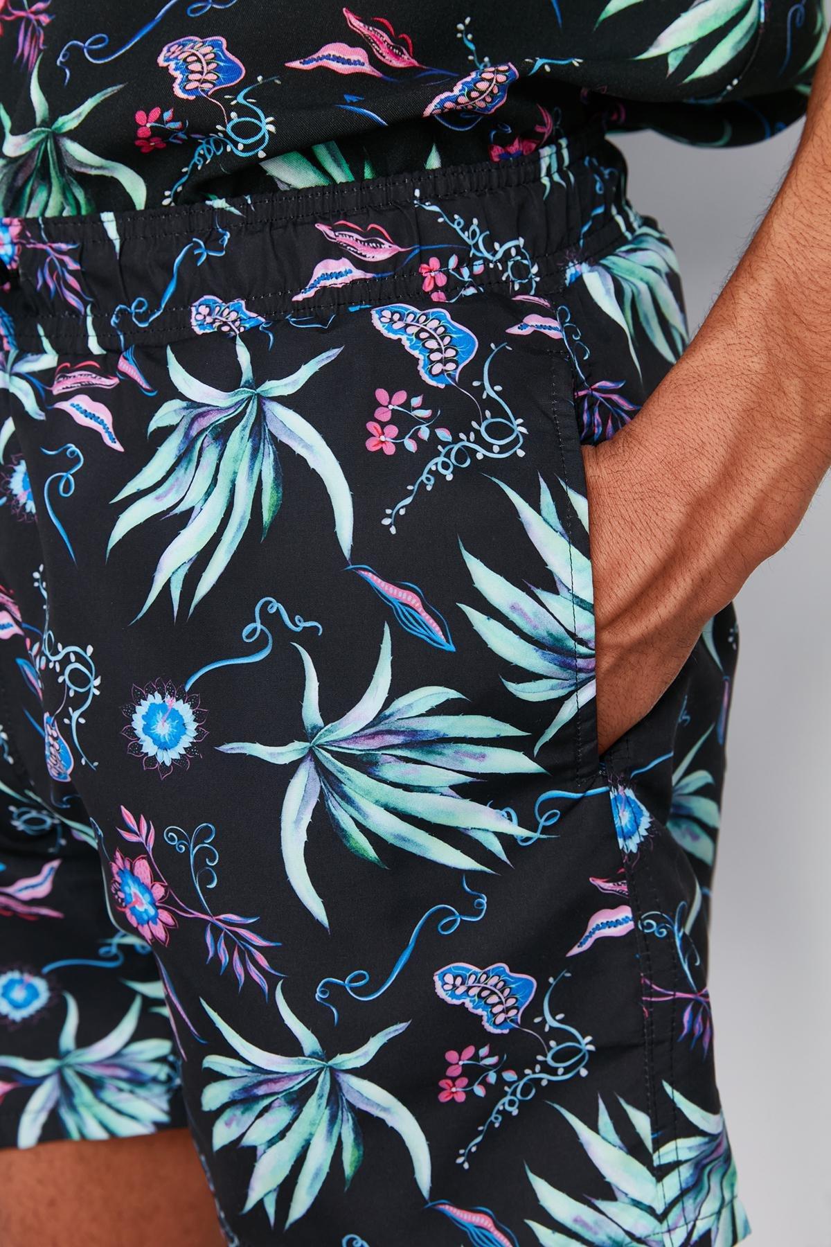 Black Standard Fit Floral Patterned Swim Shorts TMNSS24DS00010, single, C101_5720, large image number 7
