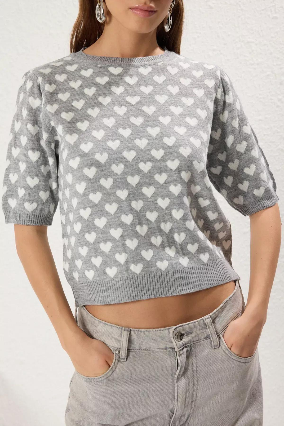 Grey Crew-Neck Heart Knit Sweater, C101_1653, large image number 2