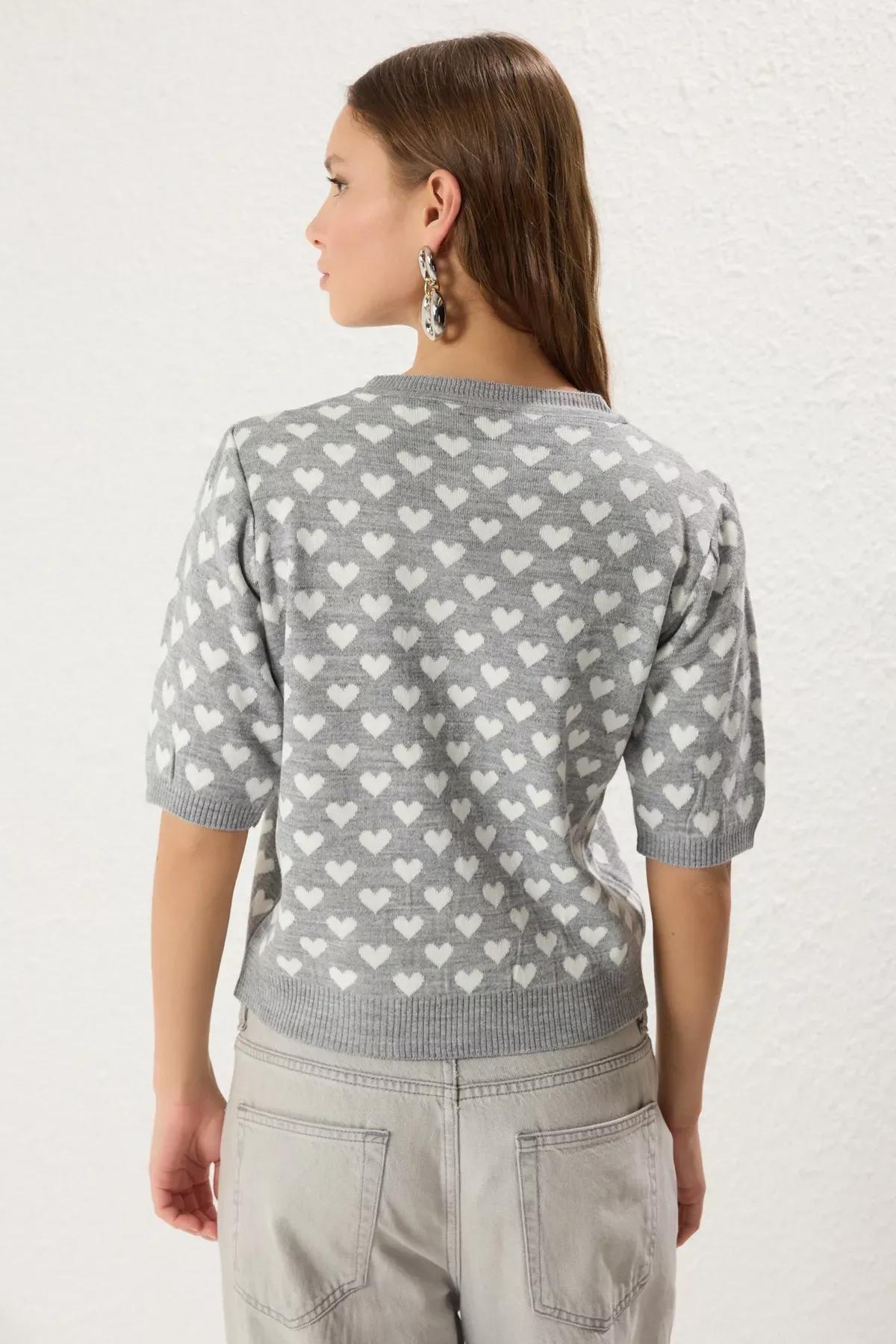Grey Crew-Neck Heart Knit Sweater, C101_1653, large image number 4
