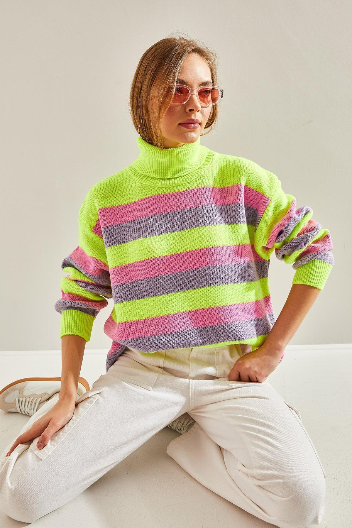 Green Turtleneck Knitted Sweater, Green, large image number 2