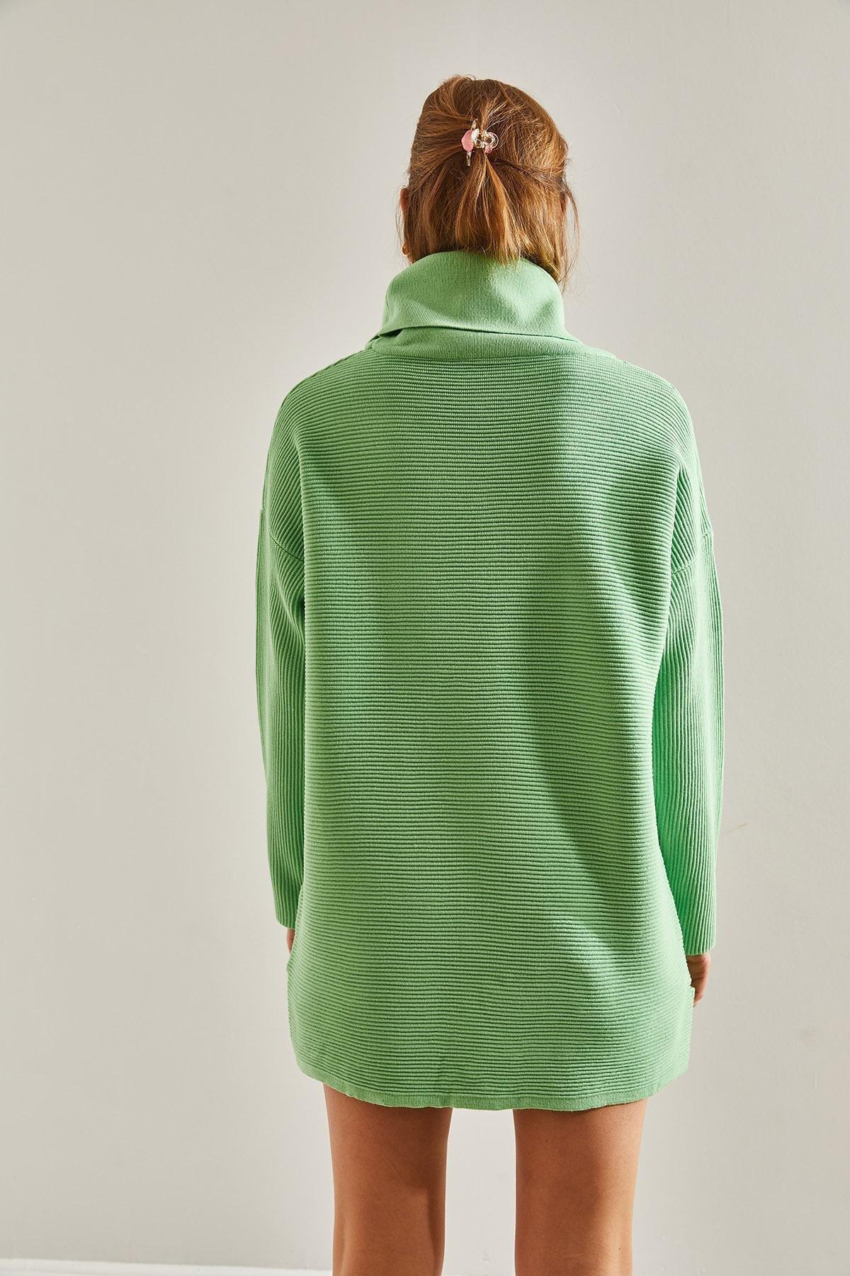 Green Turtleneck Oversize Knitted Sweater, , large image number 1