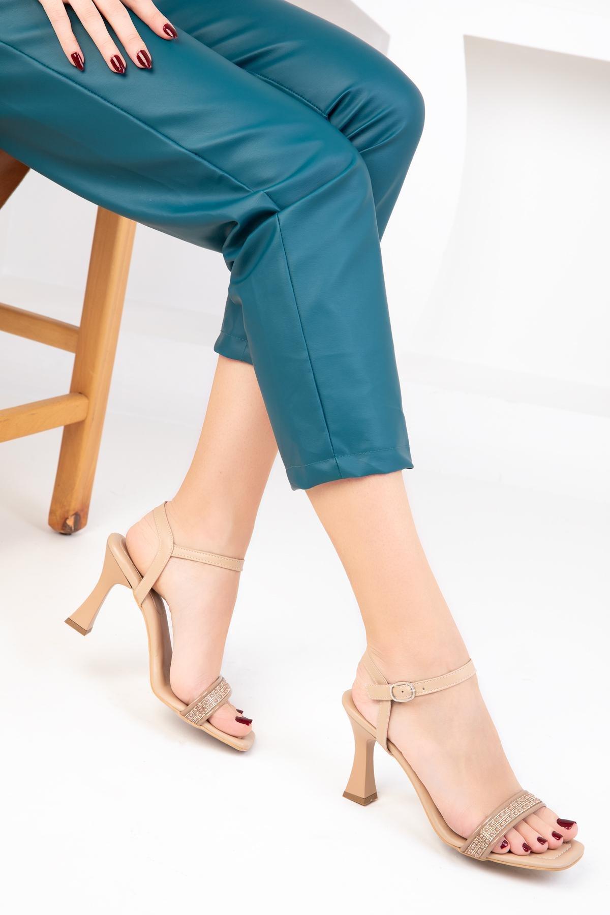 Beige Classic Heels, C101_3554, large image number 0