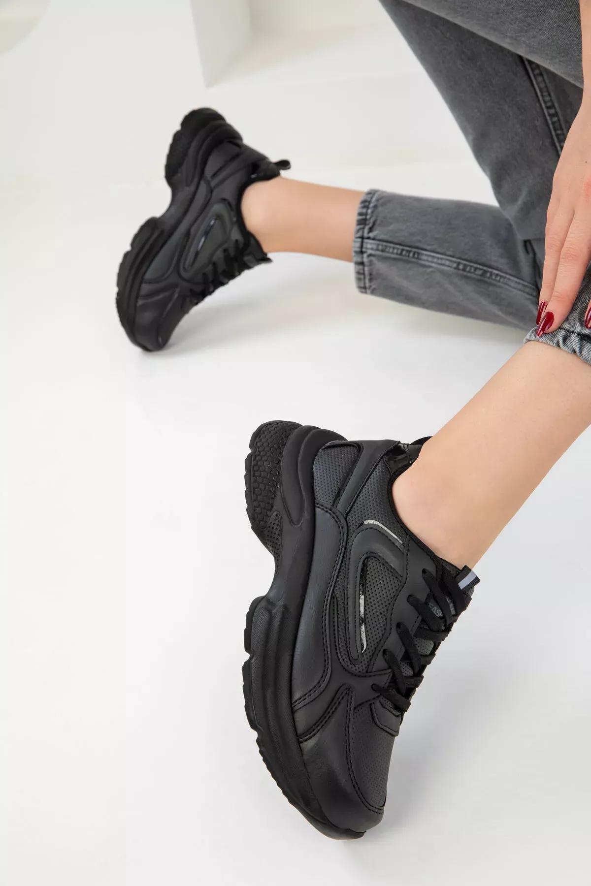 Black Sneakers, C101_7387, large image number 0