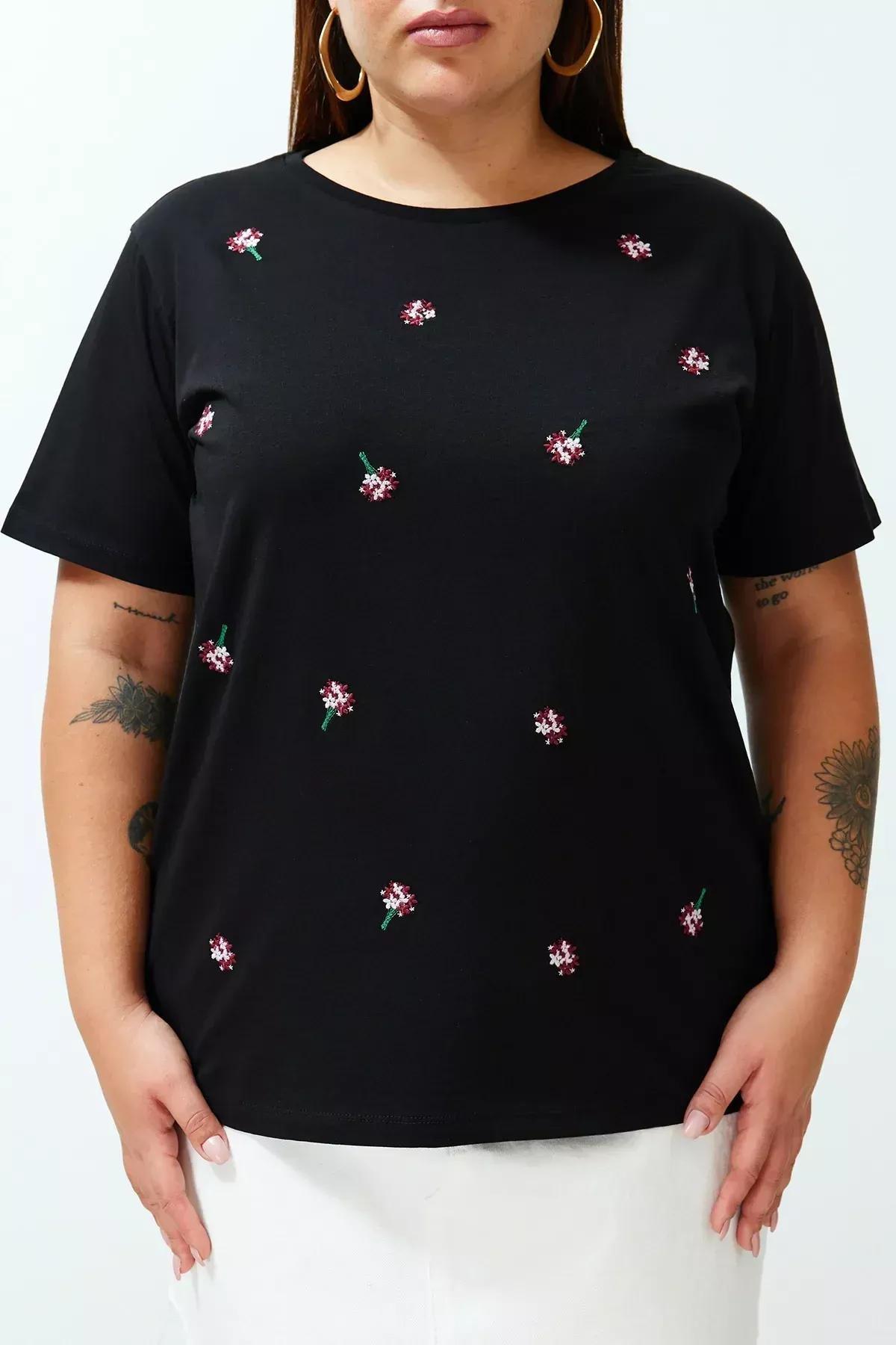 Black Embroidered Boyfriend T-Shirt, , large image number 3