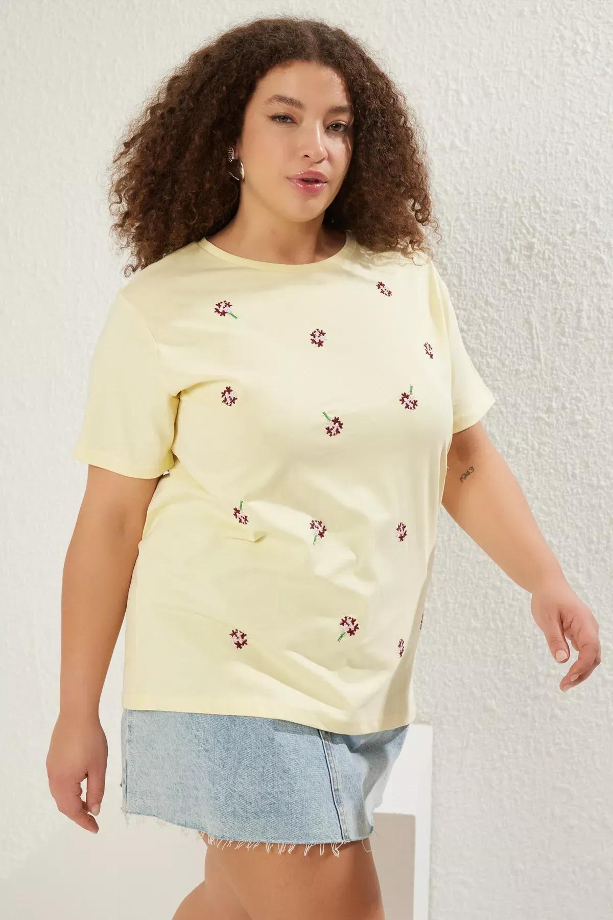 Yellow Embroidery Detailed Knitted Plus-Size T-Shirt, , large image number 1