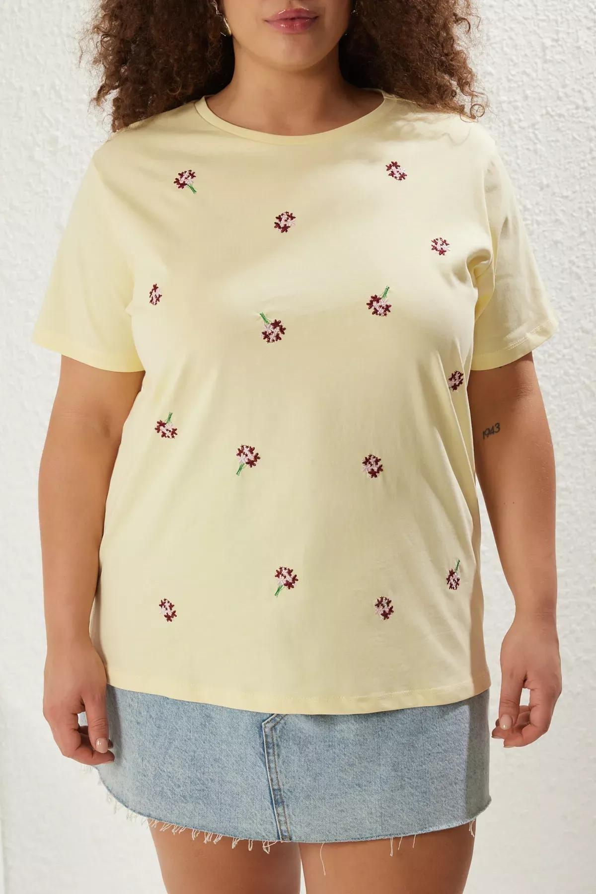 Yellow Embroidery Detailed Knitted Plus-Size T-Shirt, , large image number 2