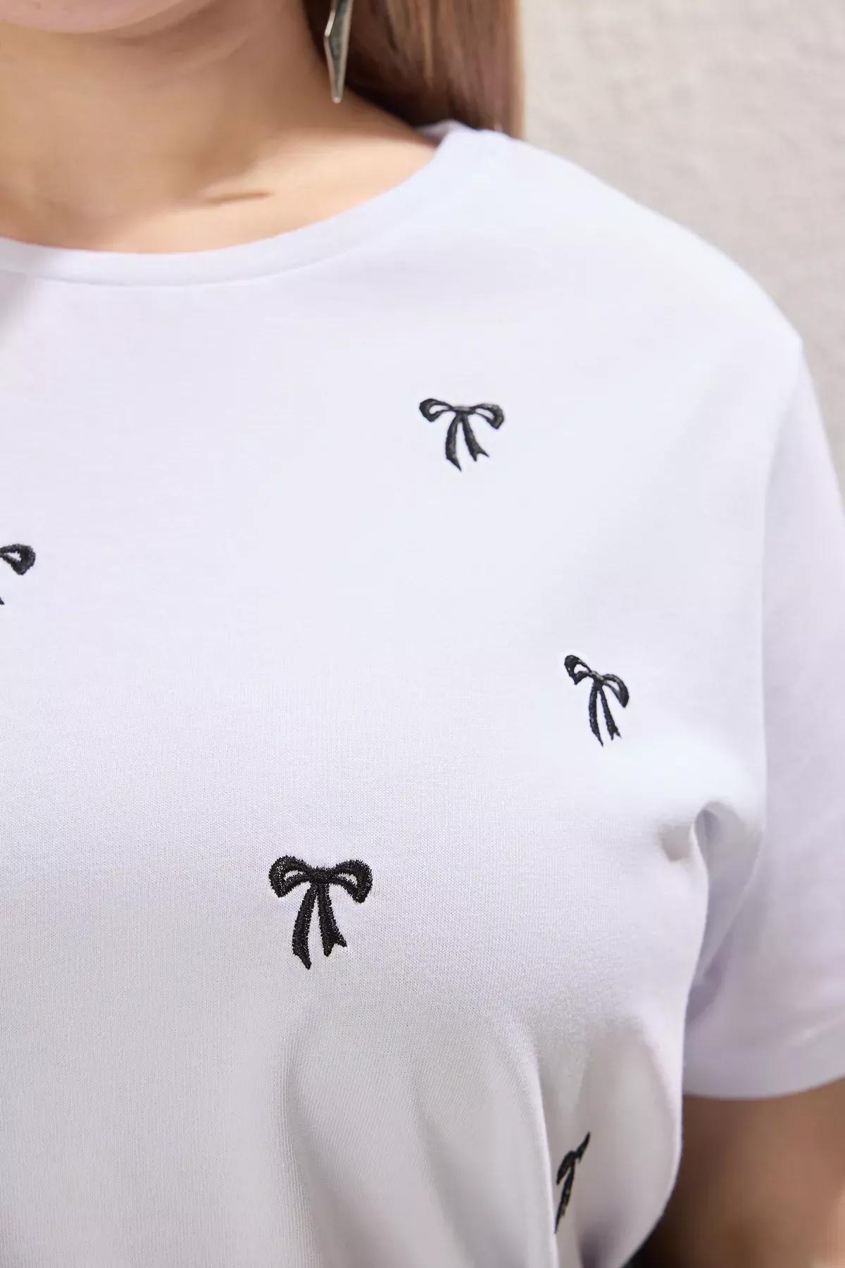 White Bow Embroidery T-shirt, White, large image number 2