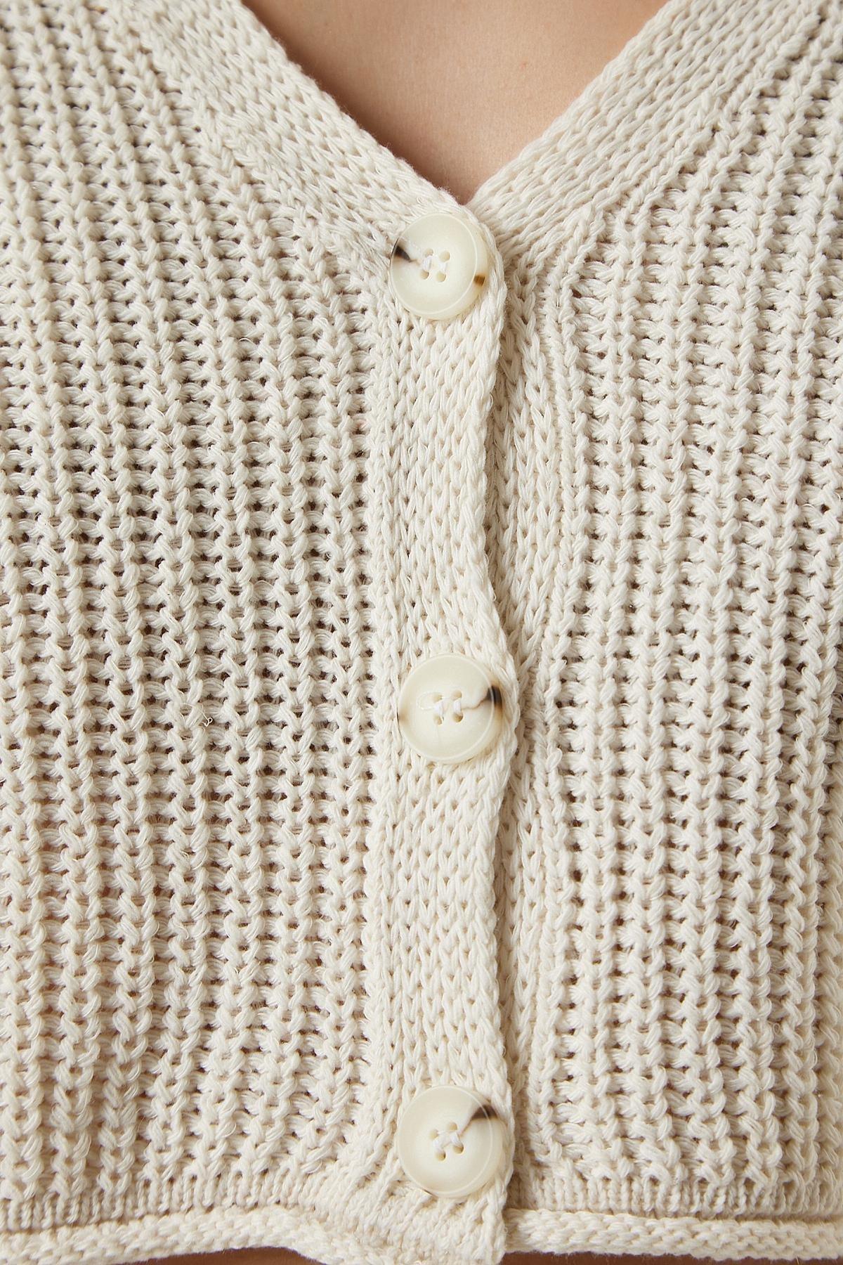 Womens Cream V-Neck Seasonal Crop Knitwear Cardigan MC00255, single, Cream, large image number 4