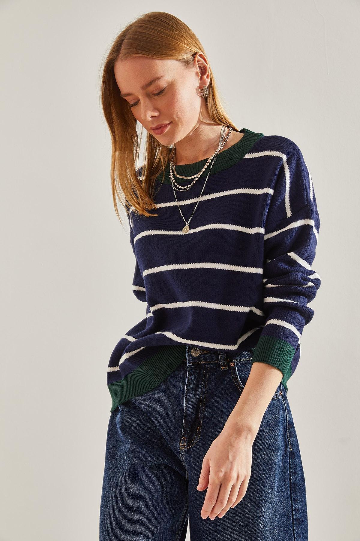 White Striped Crew Neck Sweater, C101_5216, large image number 4