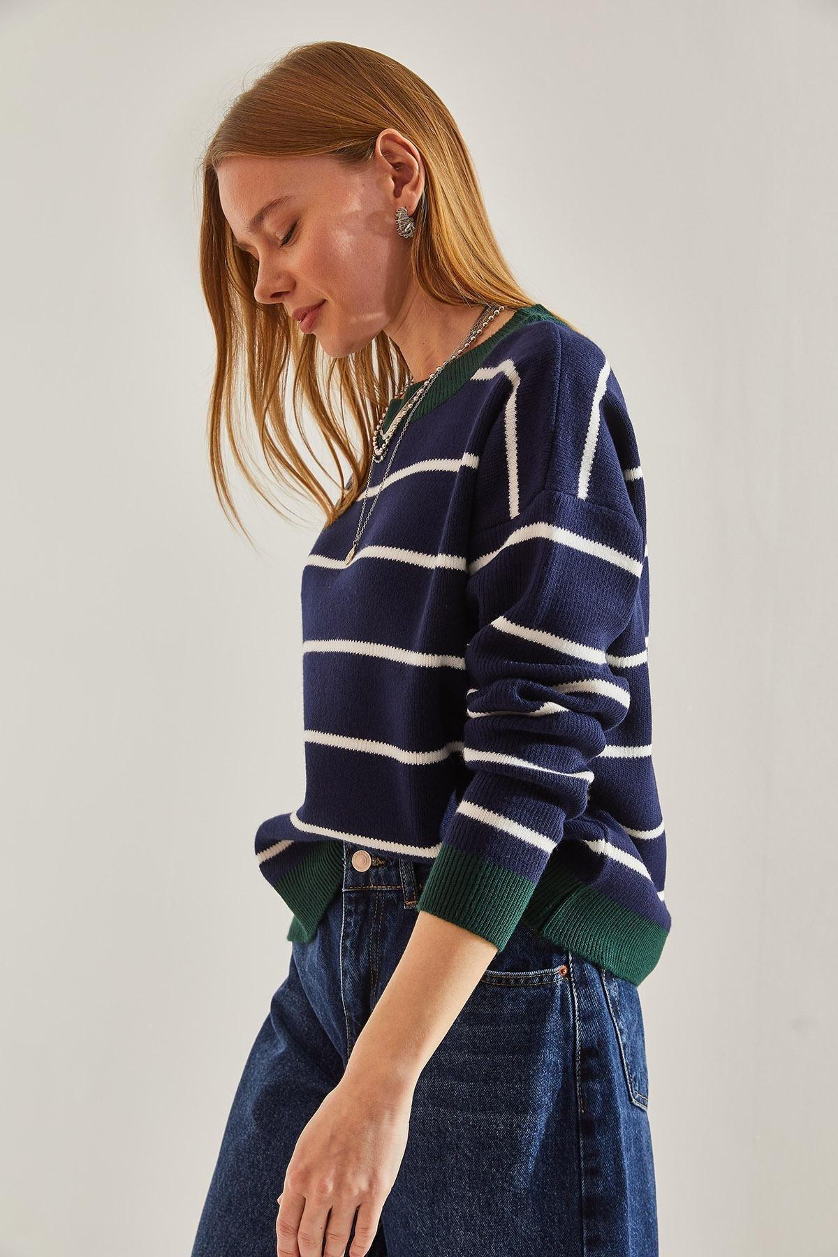 White Striped Crew Neck Sweater, C101_5216, large image number 6