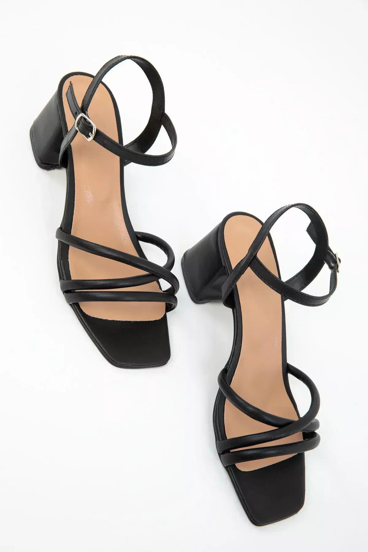 Black Classic Heeled Shoes, , large image number 3