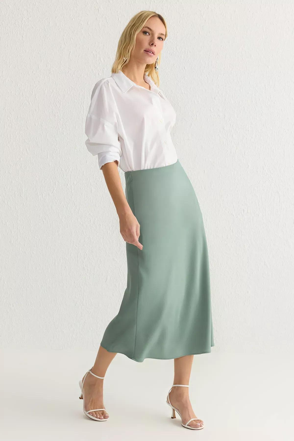 Green A-Line Satin Midi Skirt, , large image number 0