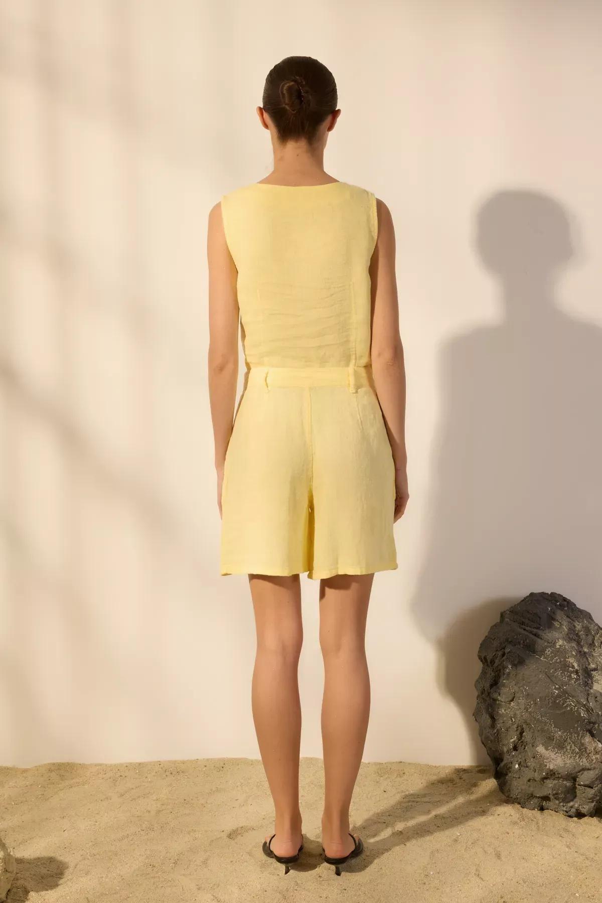 Yellow Linen Pleated High-Waist Shorts, Yellow, large image number 4