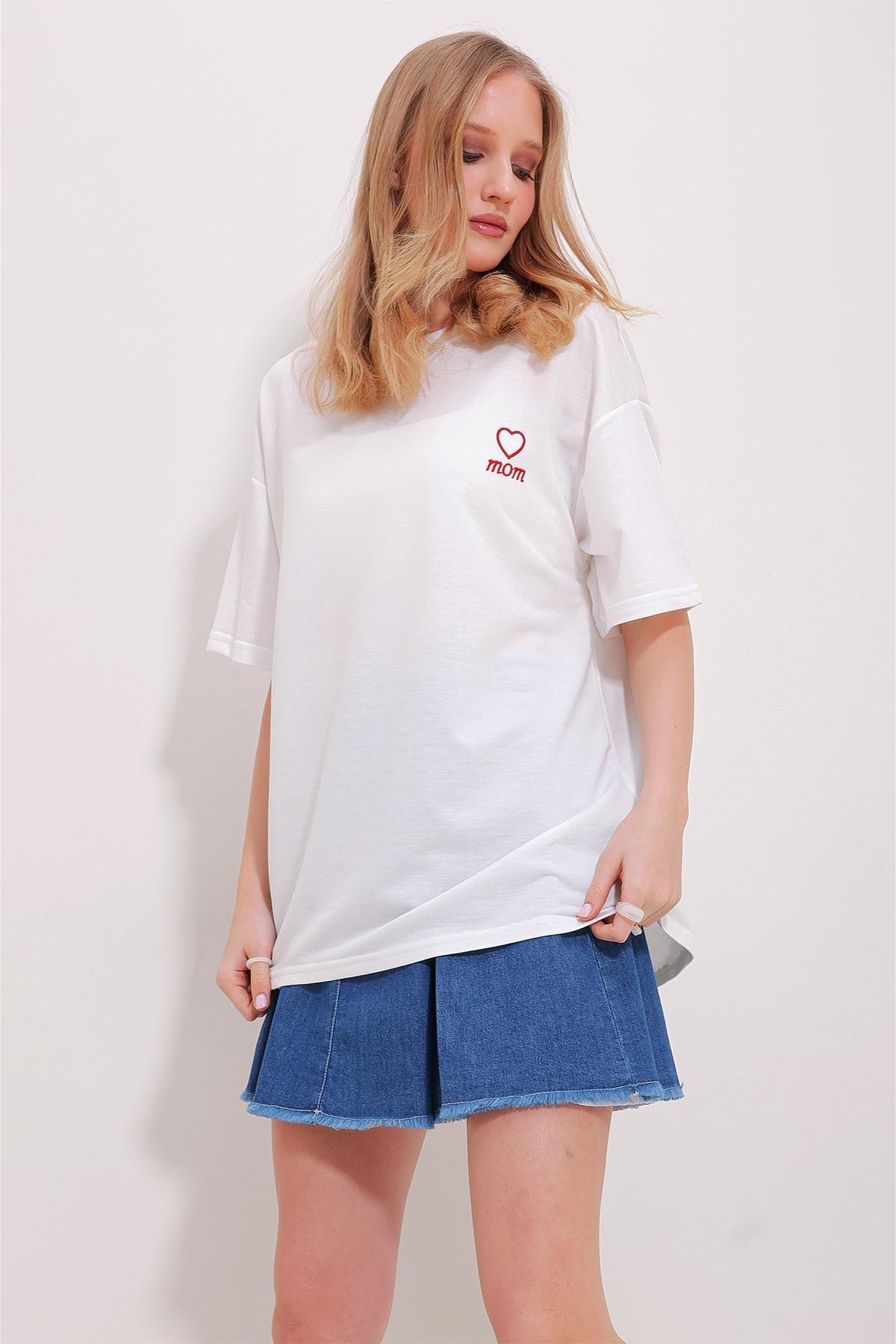 Multicolour Crew Neck Mom Embroidered T-Shirt, Set Of 2, , large image number 3