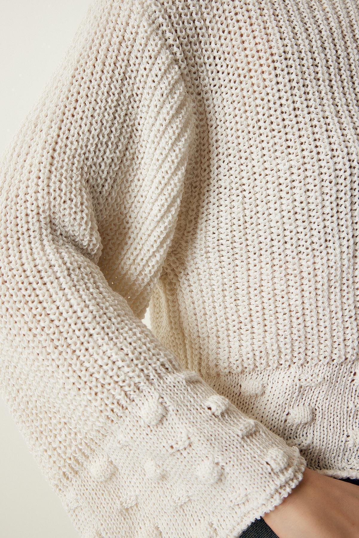 Womens Cream Turtleneck Textured Seasonal Knitwear Sweater MW00133, single, C101_162, large image number 4