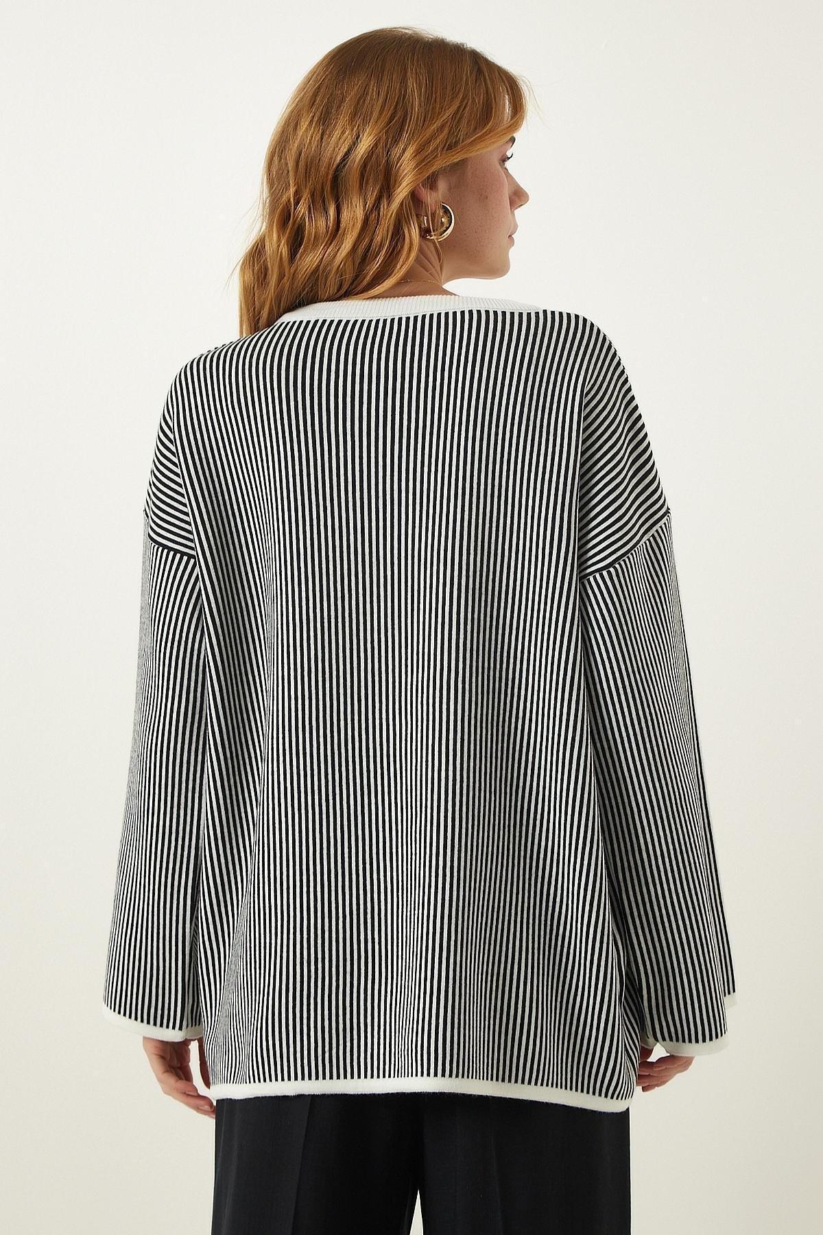 Black and White Striped Oversize Knitwear Sweater, BLACK WHITE, large image number 4