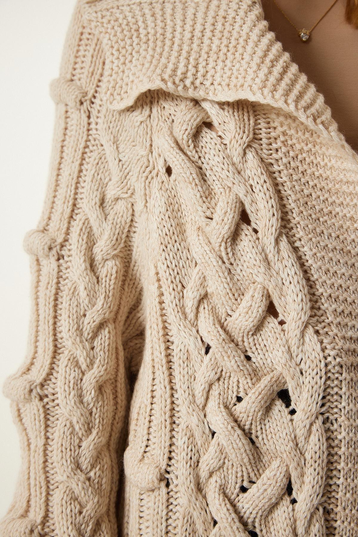 White Collared Patterned Knitted Cardigan, , large image number 3
