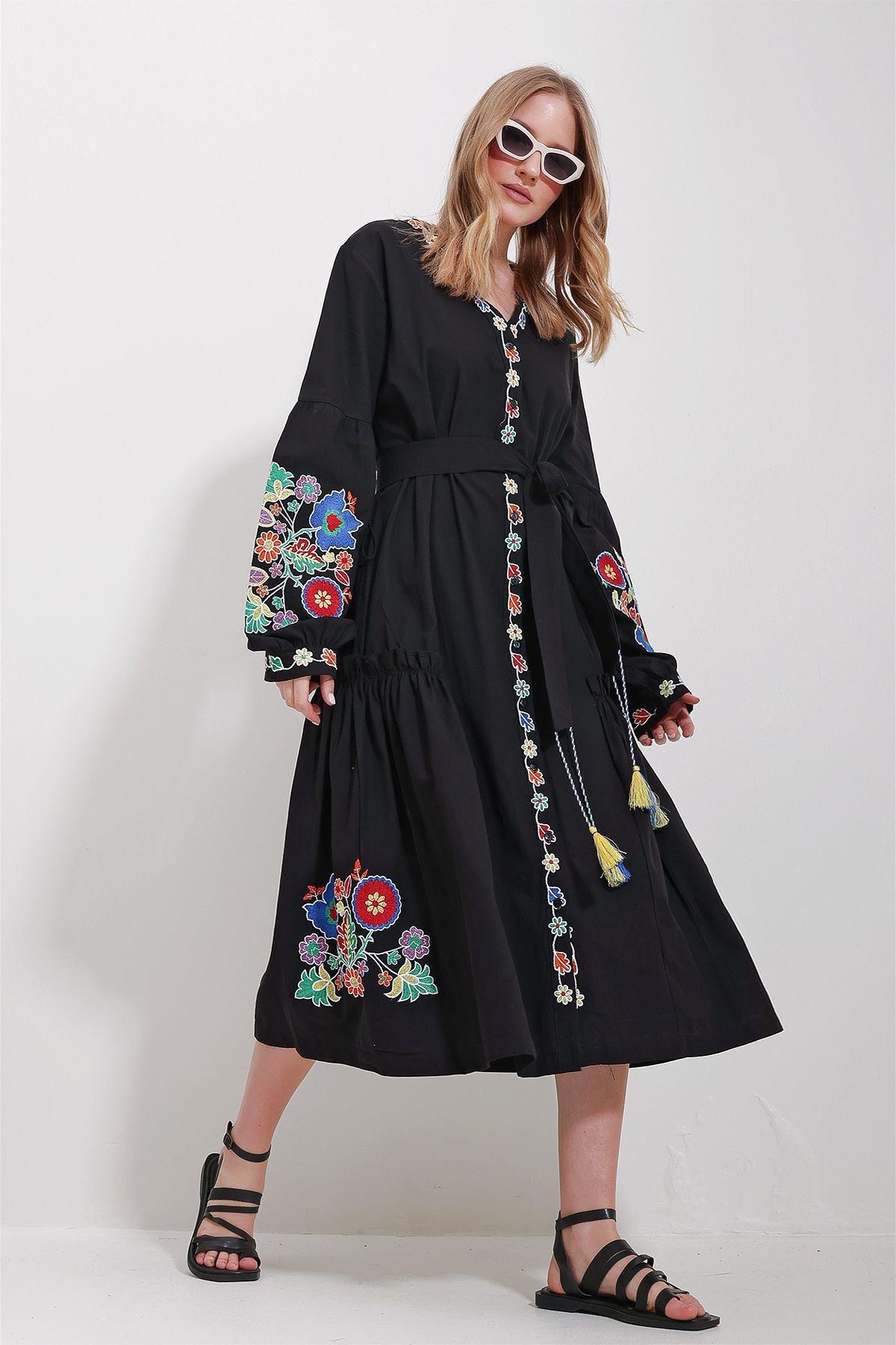 Black V-Neck Embroidery Dress, BLACK, large image number 2