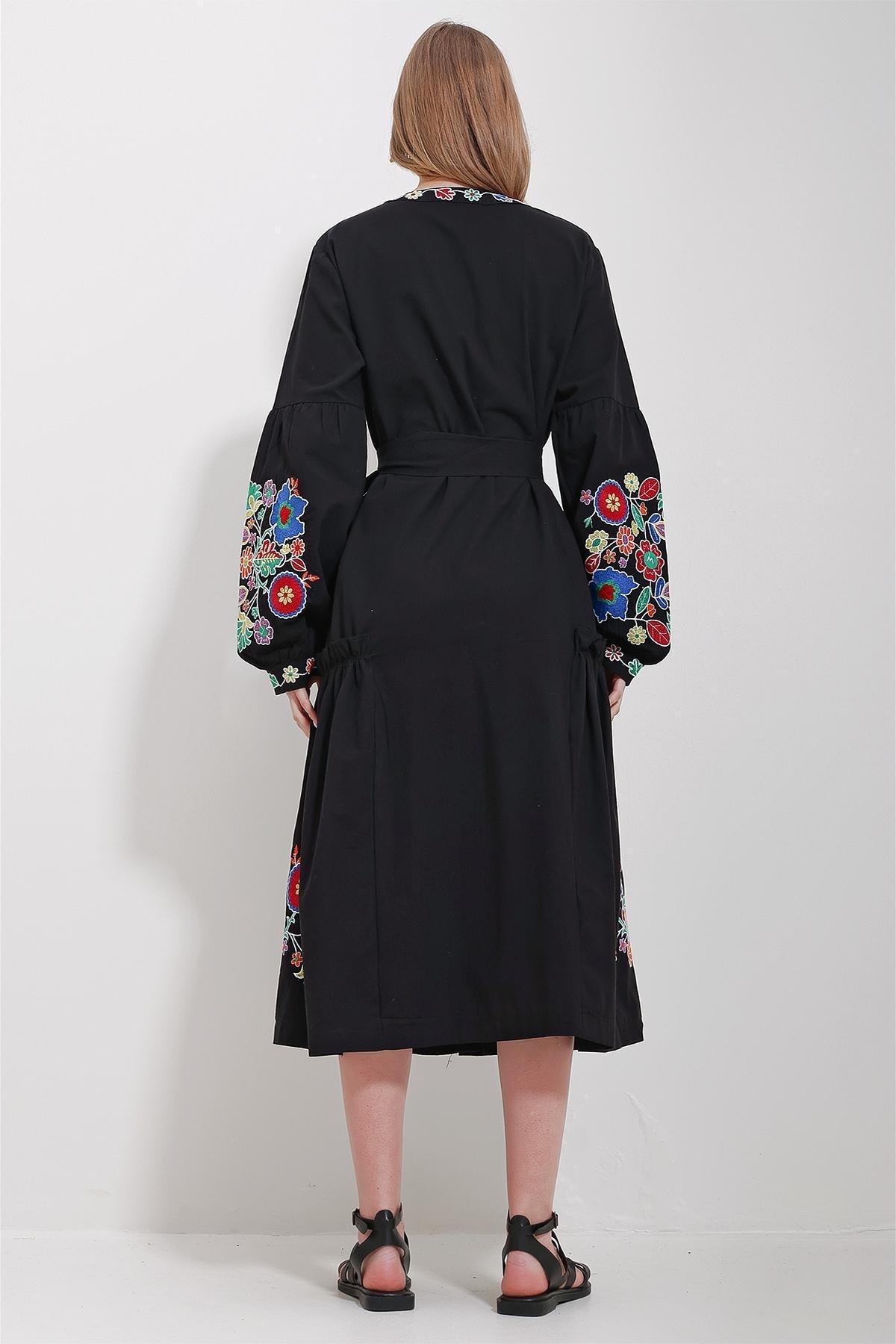 Black V-Neck Embroidery Dress, BLACK, large image number 3