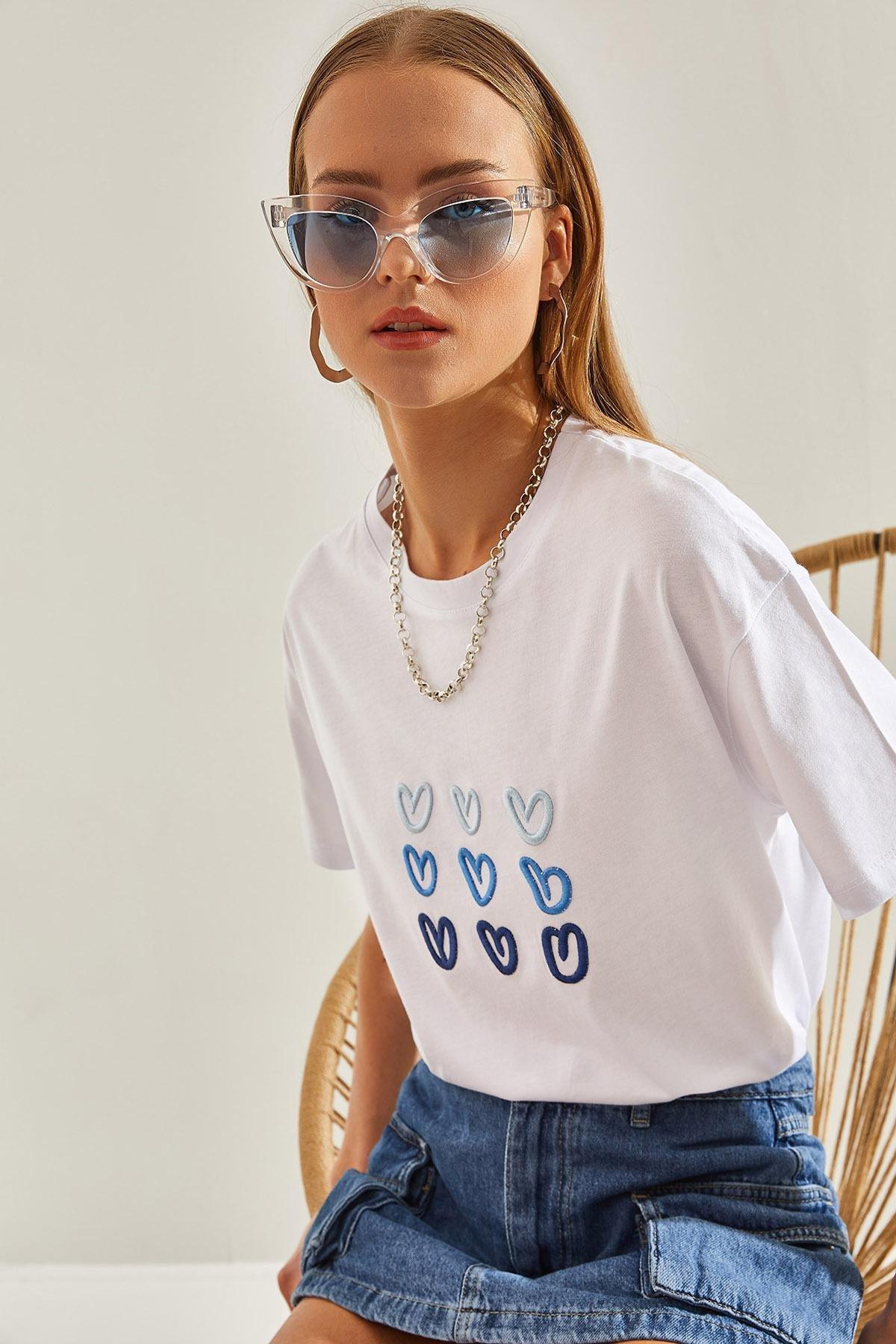 White Heart Printed T-shirt, , large image number 0