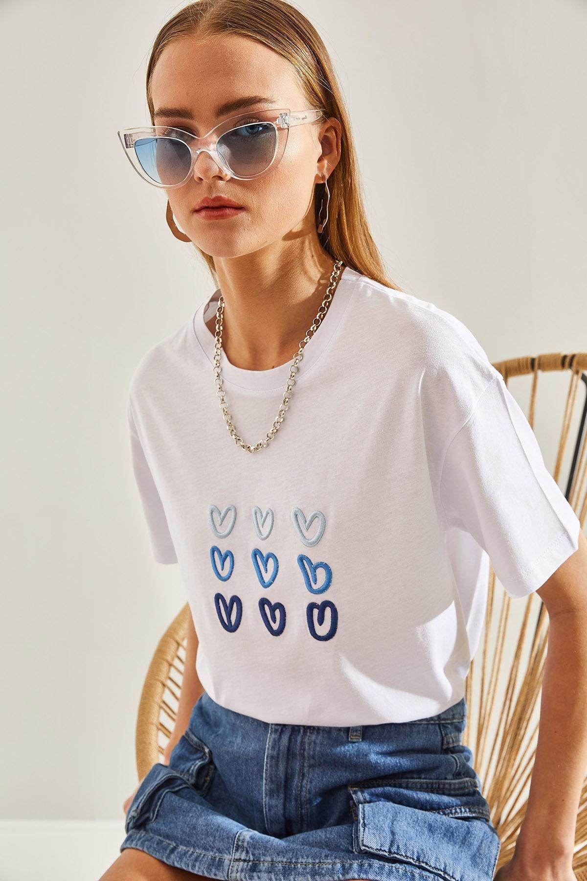 White Heart Printed T-shirt, , large image number 3