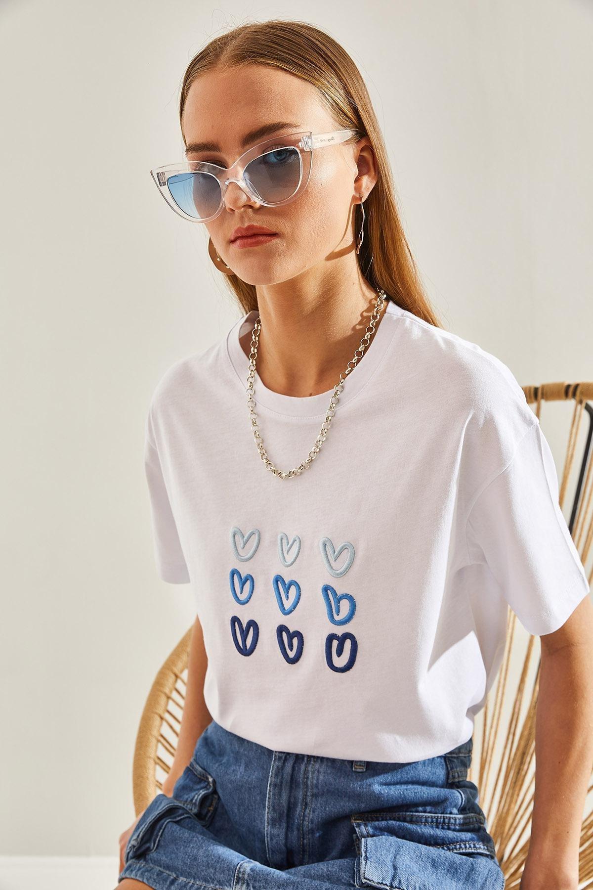 White Heart Printed T-shirt, , large image number 4