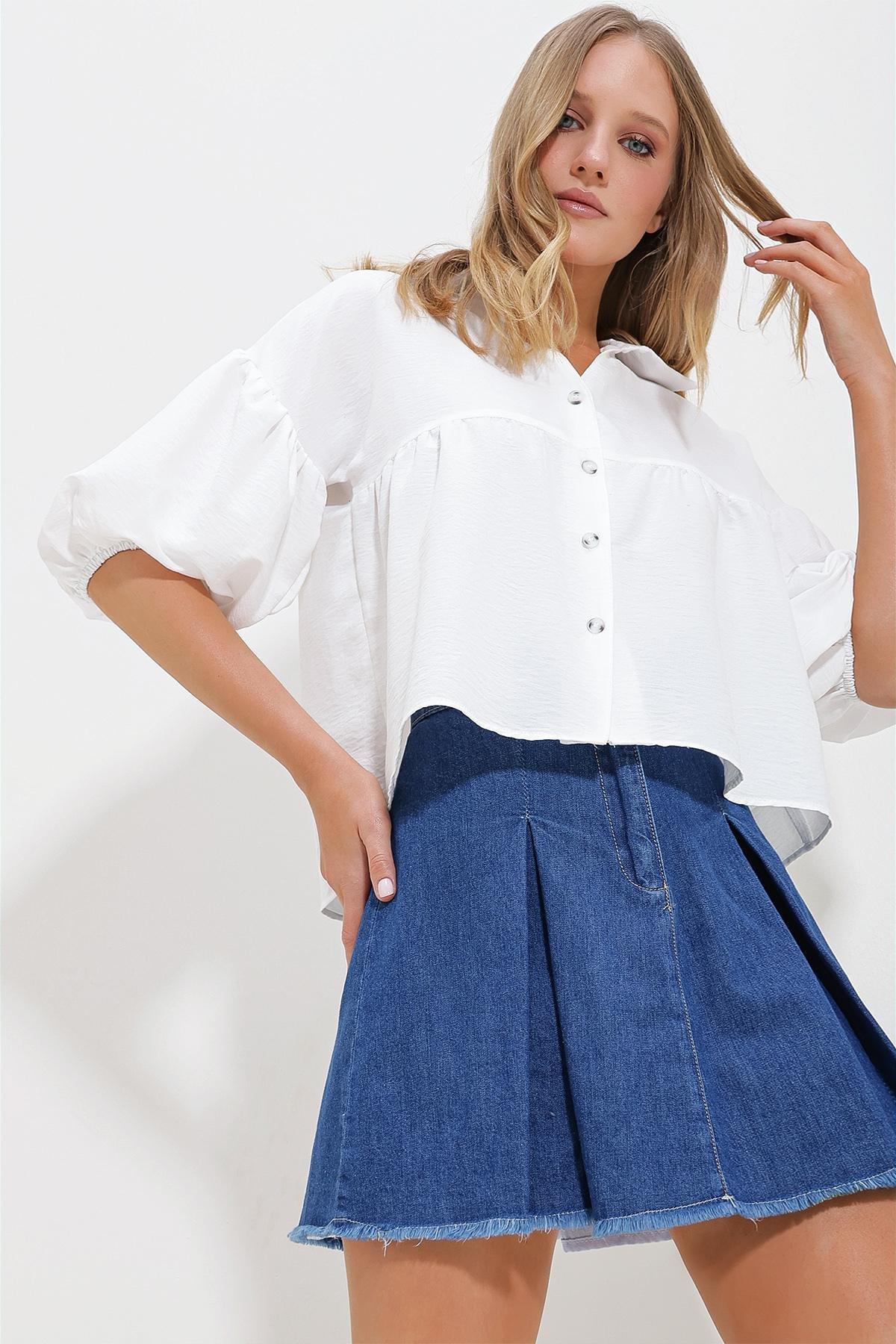 White Balloon Sleeve Cotton Crop Shirt, , large image number 0