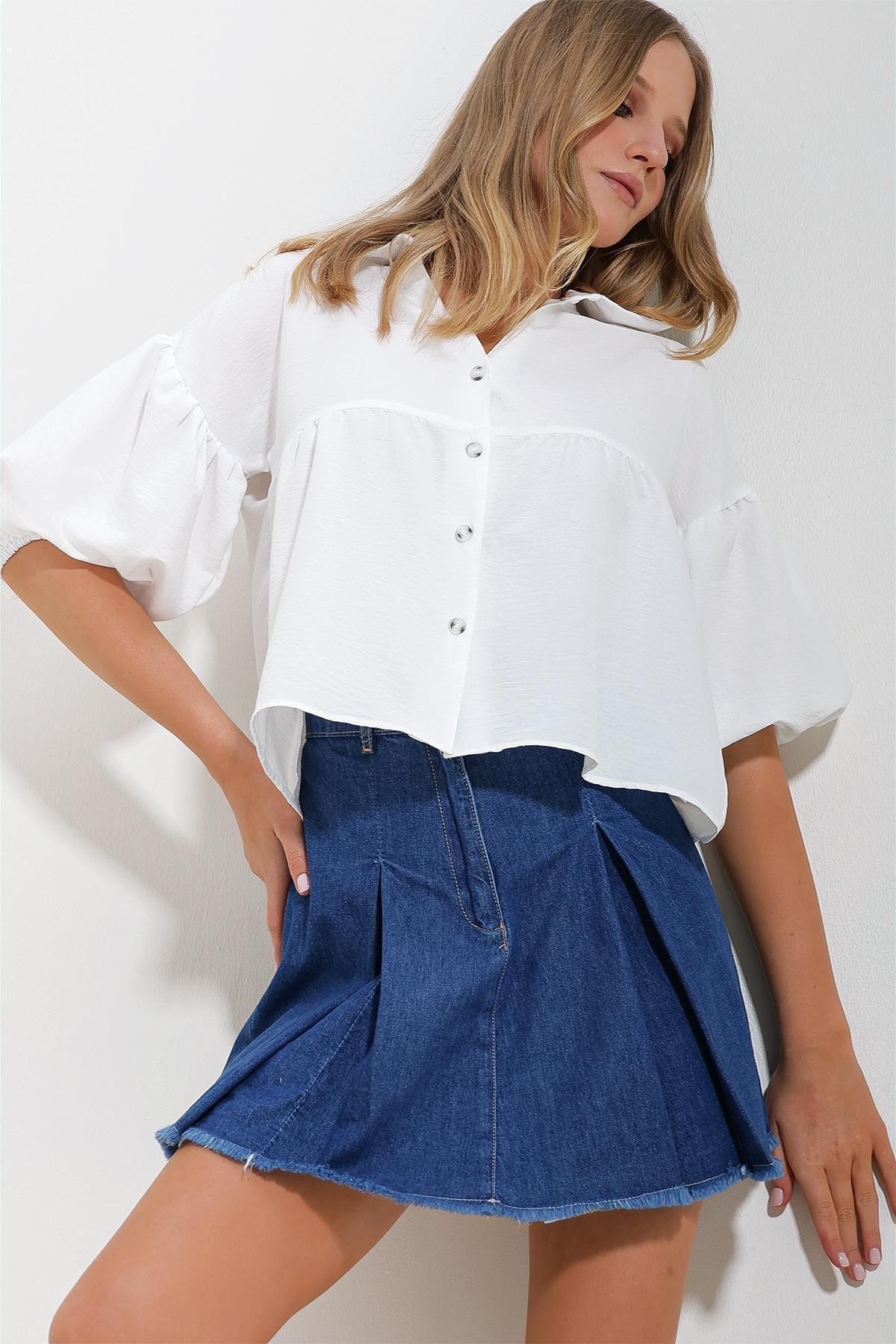 White Balloon Sleeve Cotton Crop Shirt, , large image number 1
