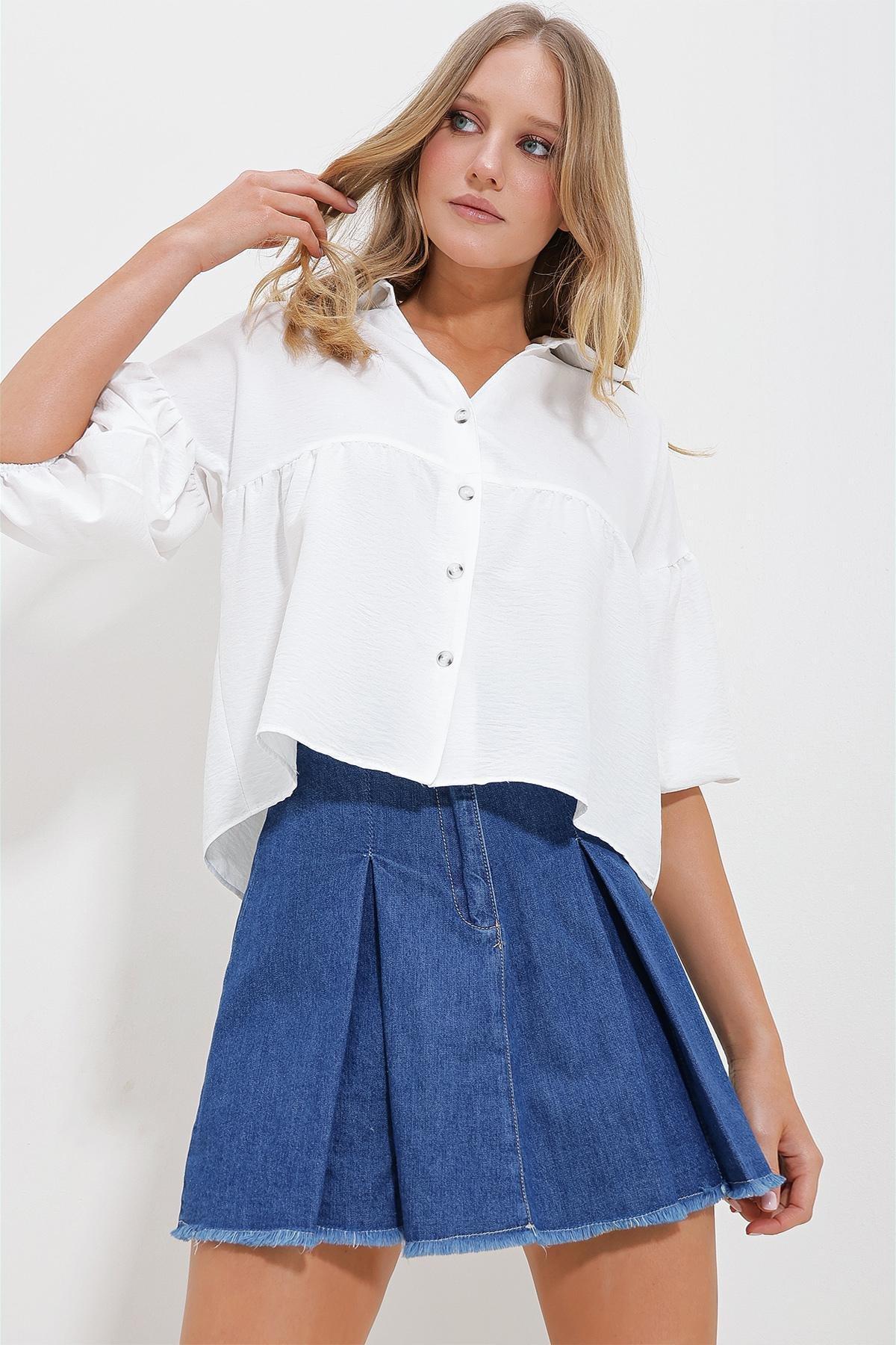 White Balloon Sleeve Cotton Crop Shirt, , large image number 2