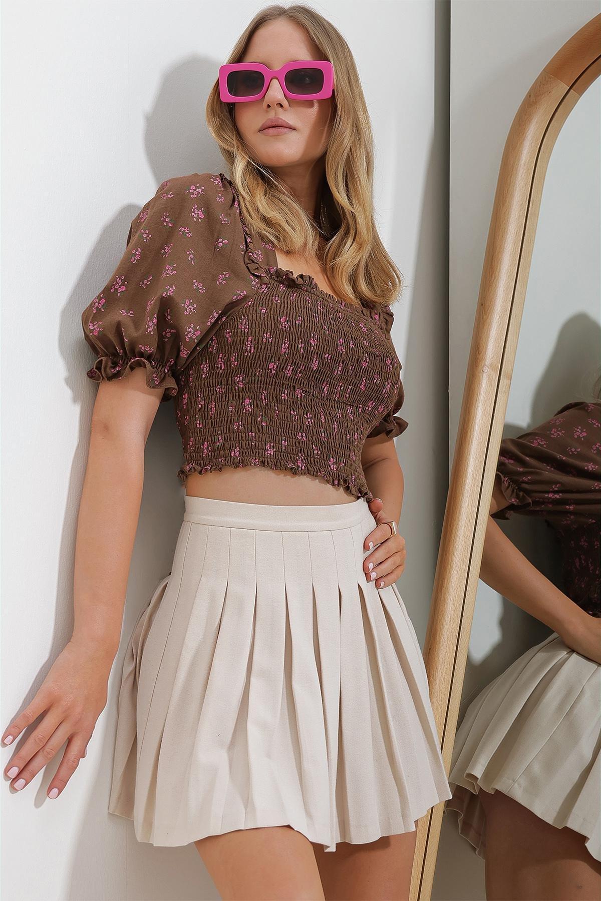 Brown Frills Ruffle Cropped Blouse, , large image number 1