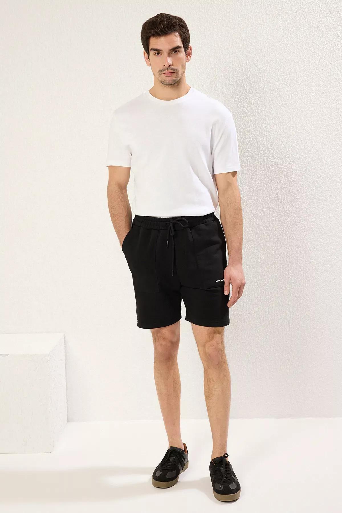 Black Text Printed Shorts & Bermuda, BLACK, large image number 0