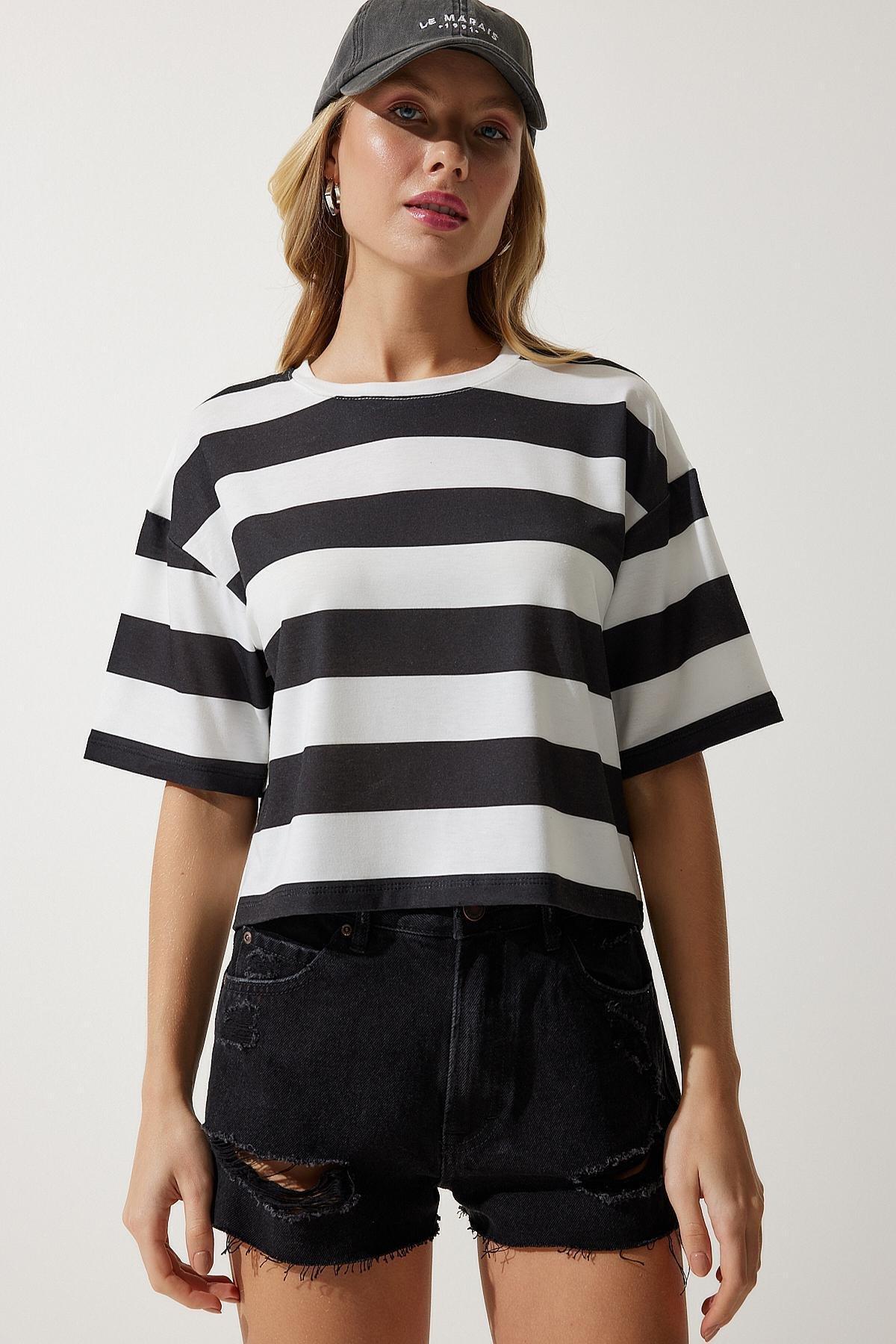 Womens White Black Crew Neck Striped Crop Knitted T-Shirt HF00452, single, , large image number 2