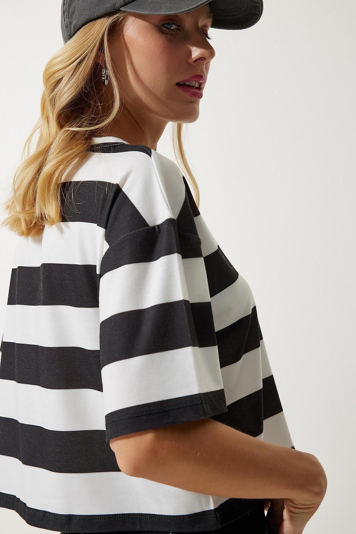Womens White Black Crew Neck Striped Crop Knitted T-Shirt HF00452, single, , large image number 3