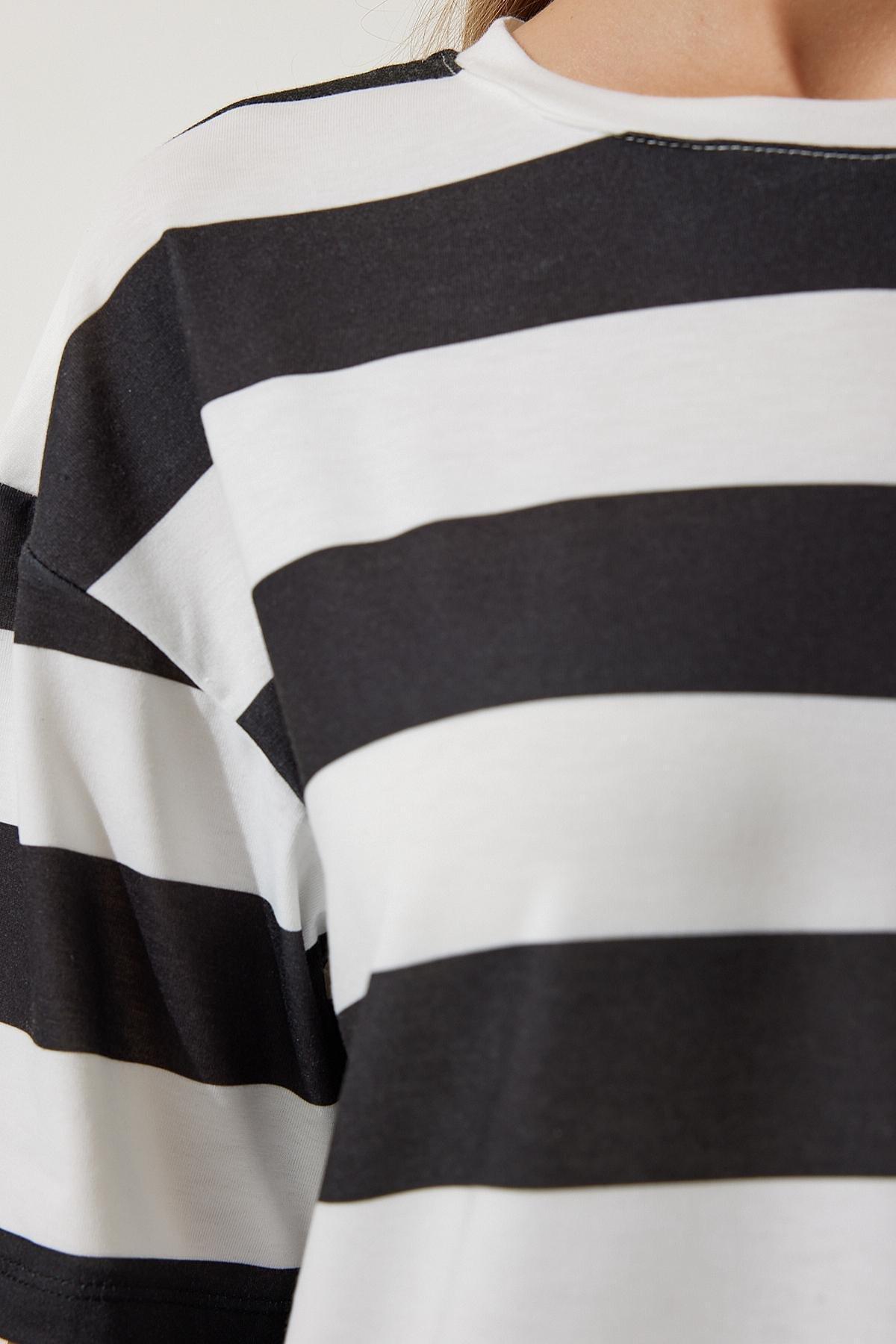 Womens White Black Crew Neck Striped Crop Knitted T-Shirt HF00452, single, , large image number 4