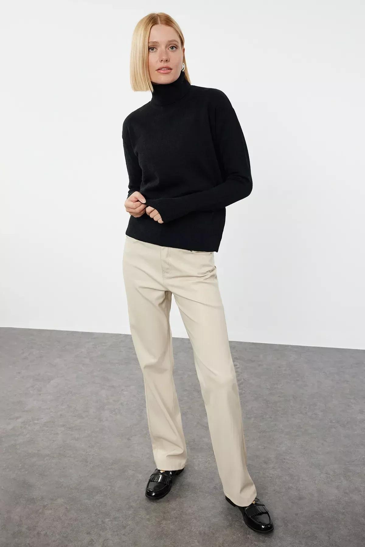 Black Plain Cropped Sweater, , large image number 2
