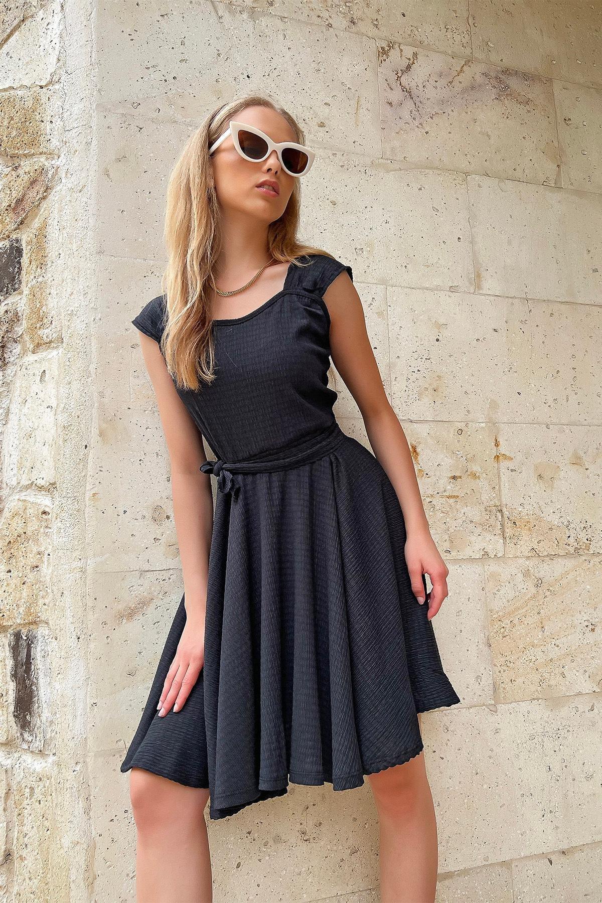 Black Plain A-Line Midi Dress, , large image number 1