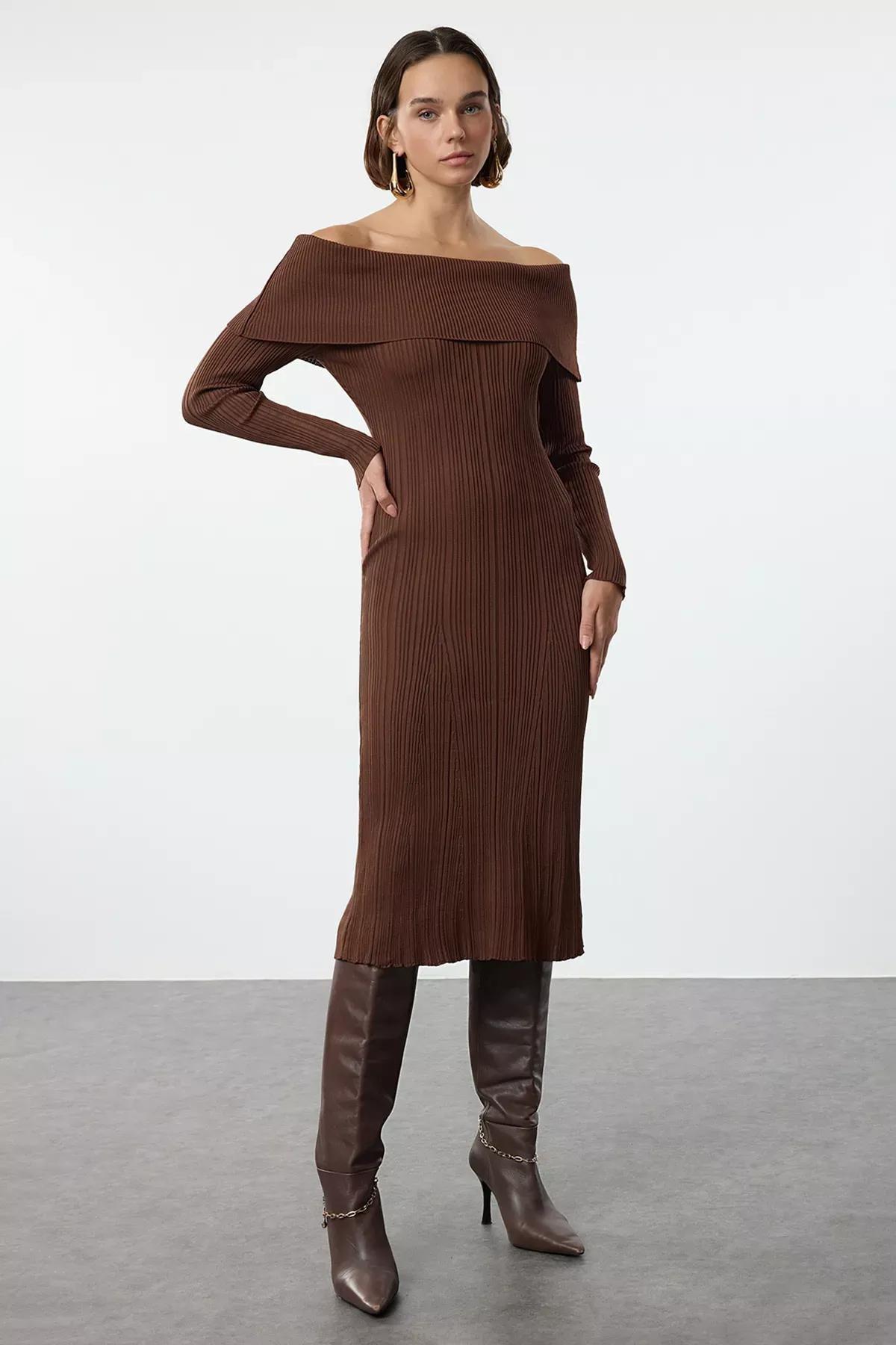 Brown Knit Basic Carmen Collar Midi Dress, Brown, large image number 0