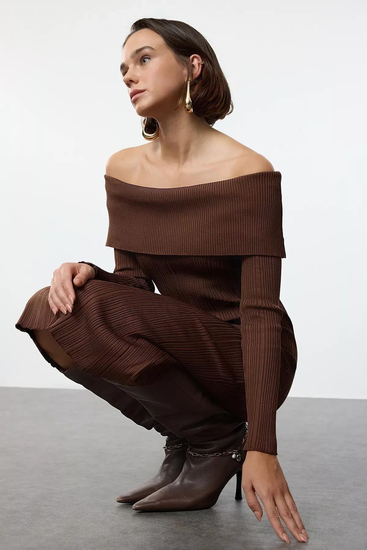 Brown Knit Basic Carmen Collar Midi Dress, Brown, large image number 1