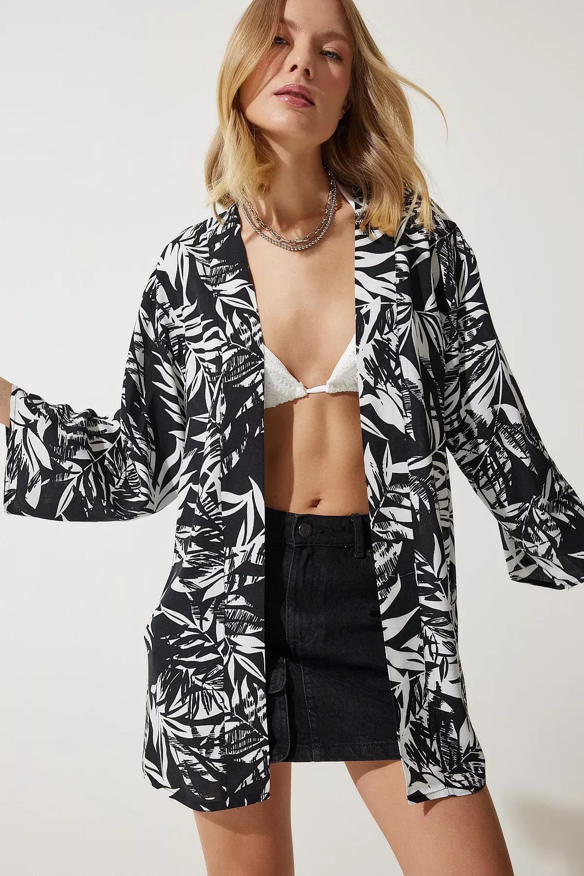 Vibrant Black Patterned Kimono, , large image number 0