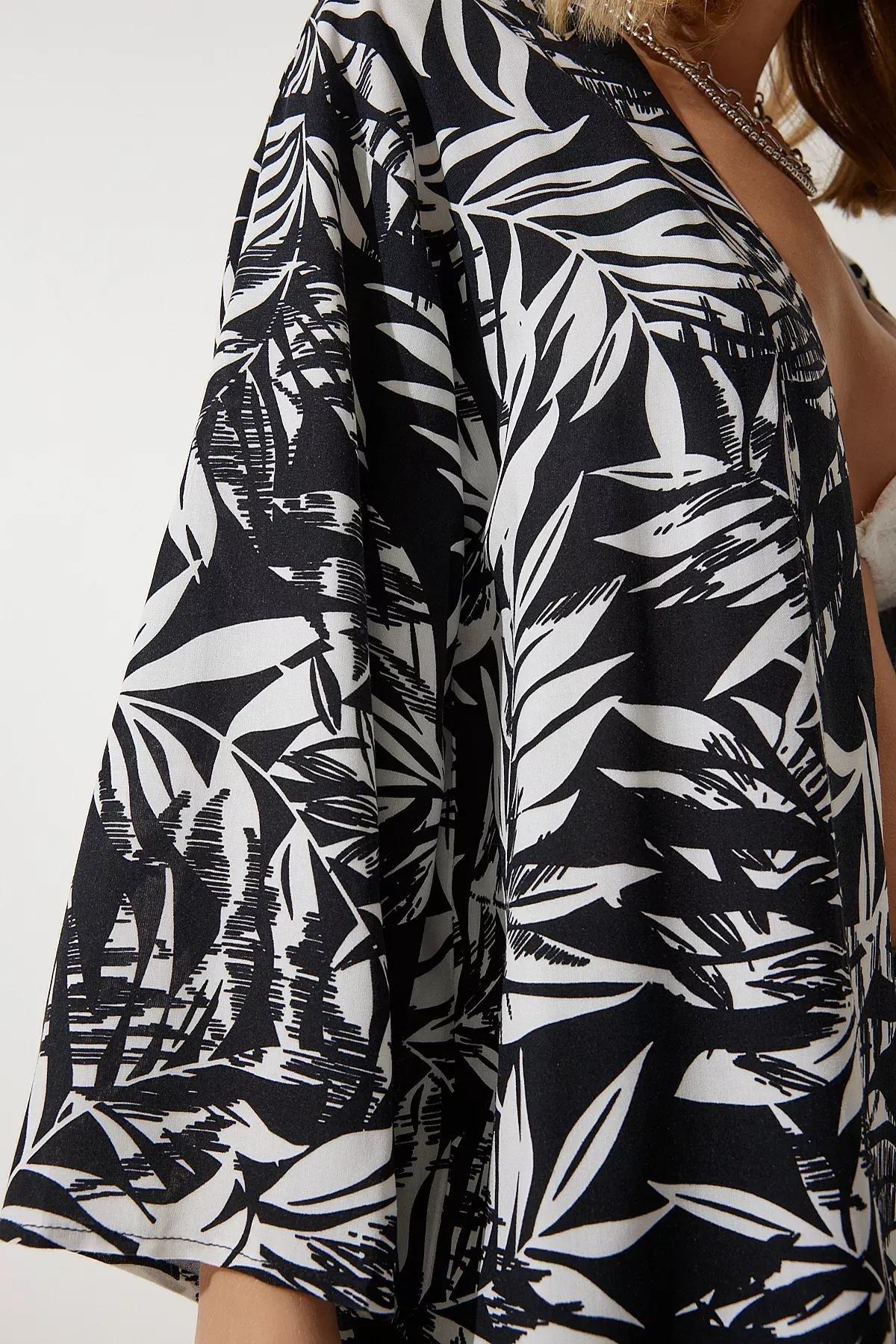 Vibrant Black Patterned Kimono, , large image number 2