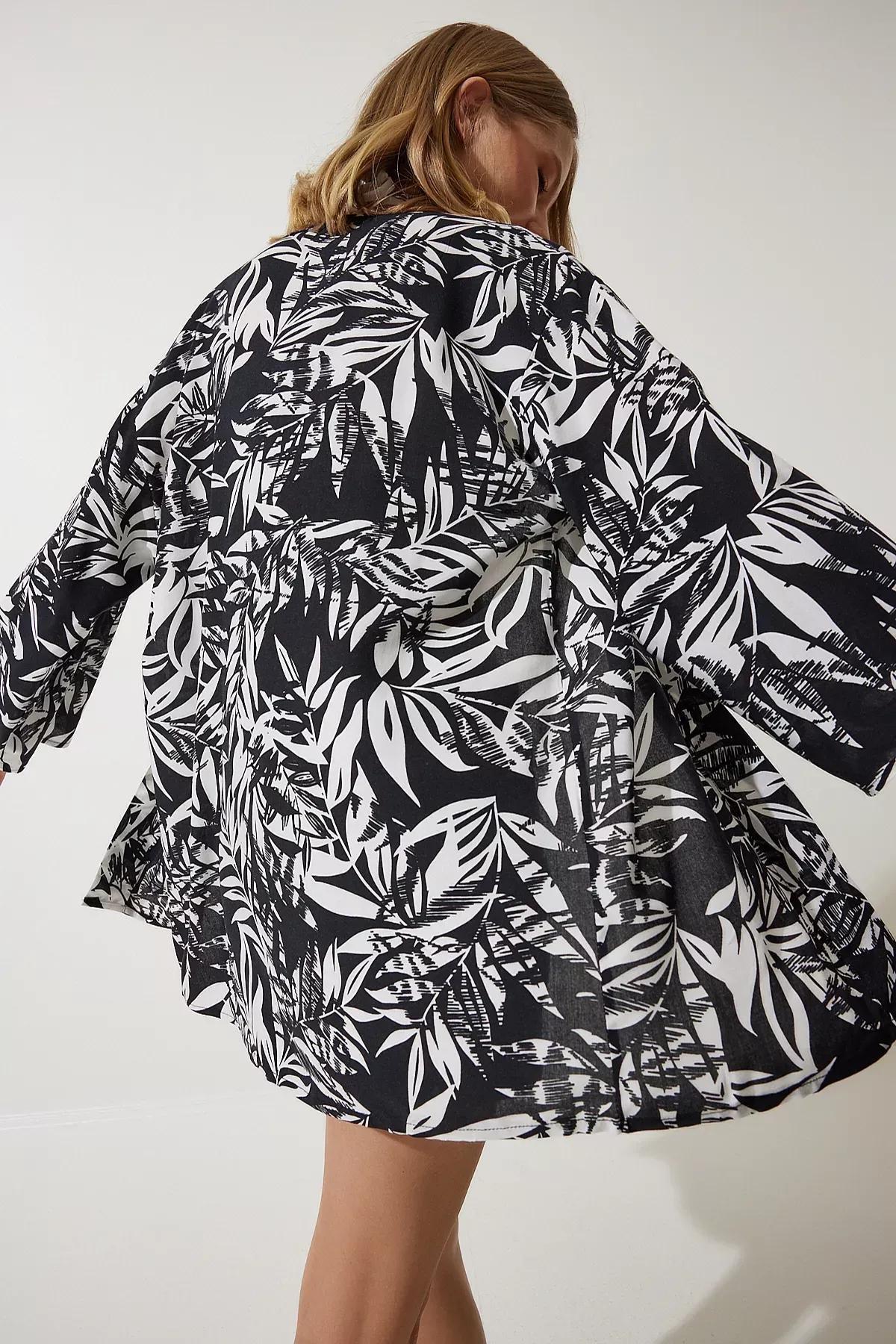 Vibrant Black Patterned Kimono, , large image number 3