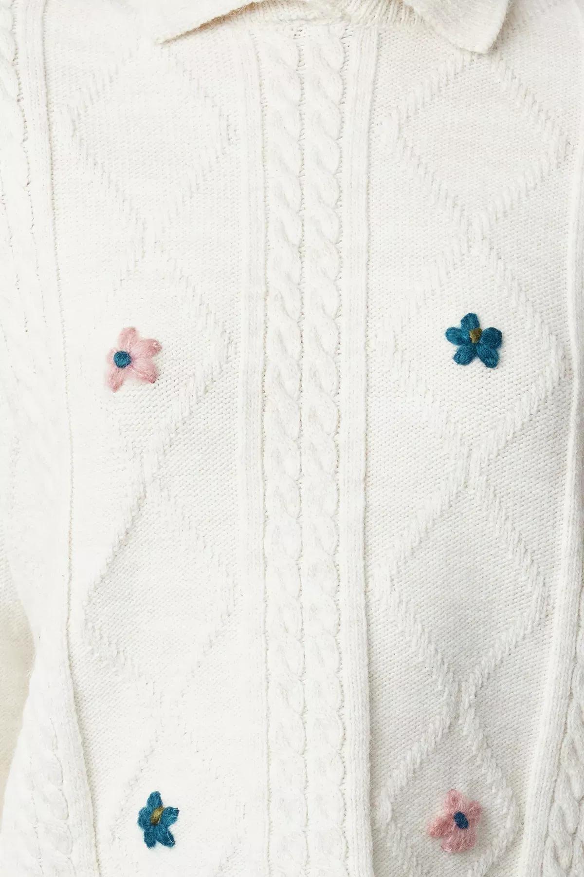 Rose Floral Cropped Sweater, , large image number 3